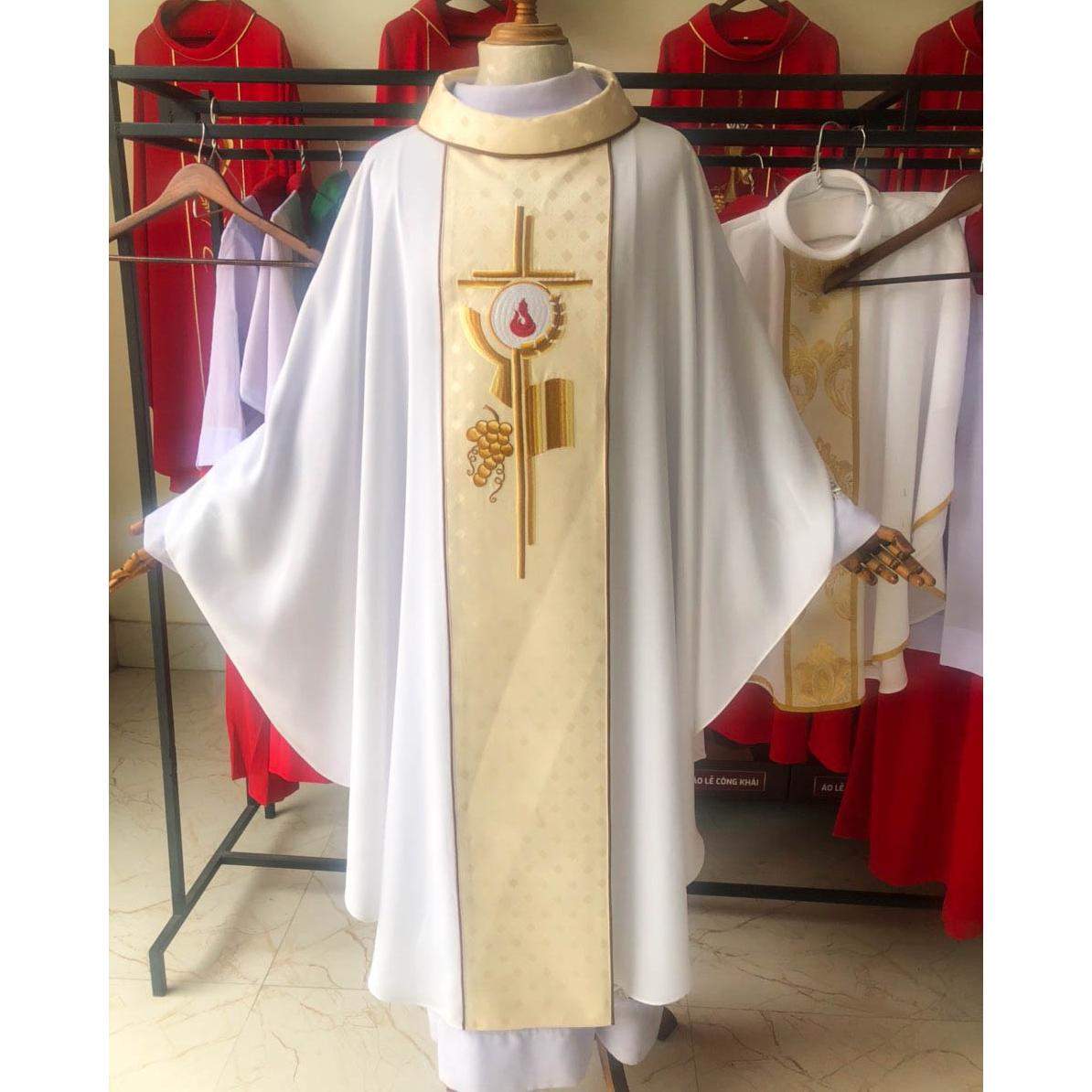 Áo lễ linh mục màu trắng - Qùa tặng tân linh mục - Qùa tặng cha xứ