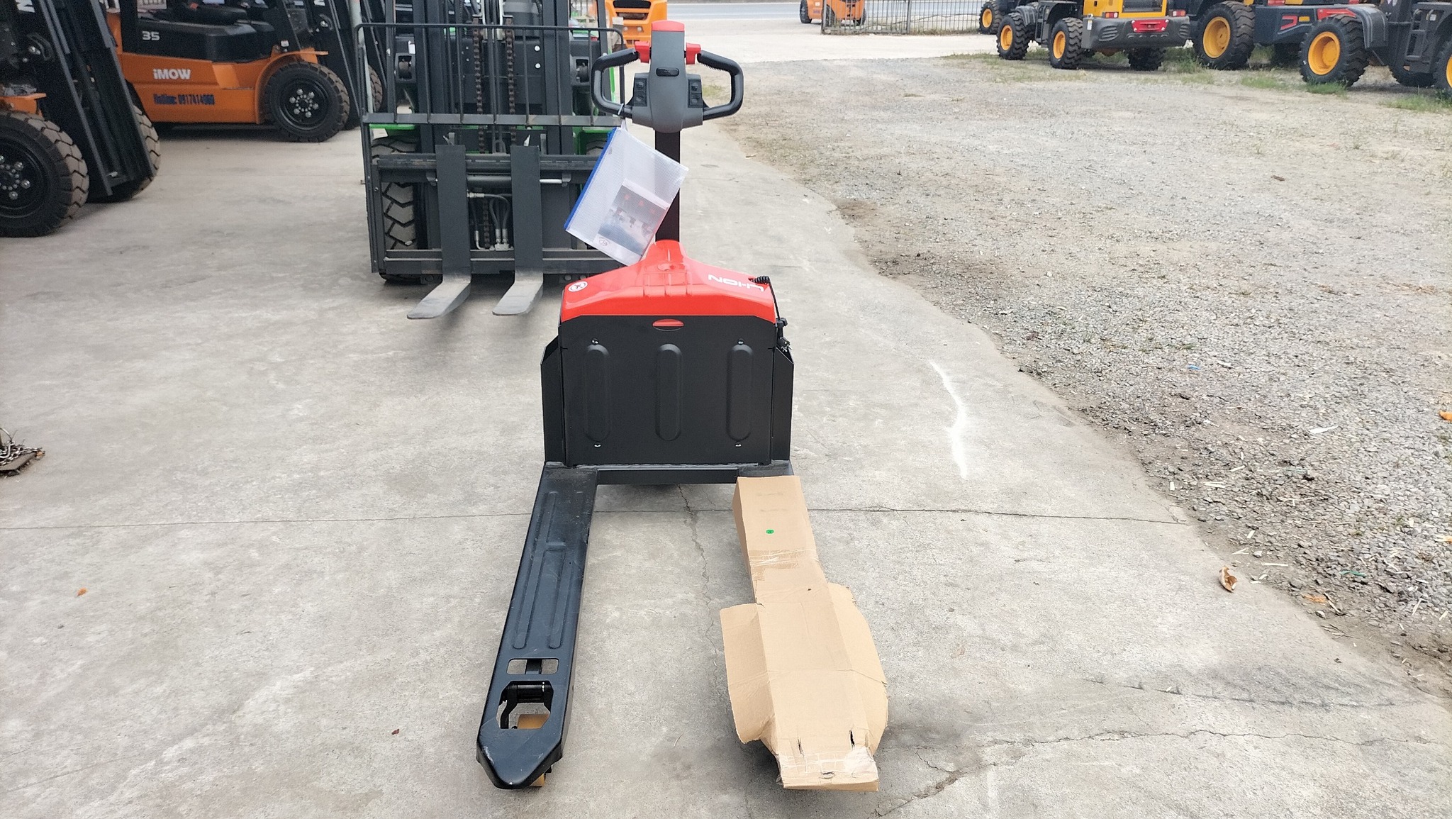 Xe nâng tay điện thấp_thumbnail_9