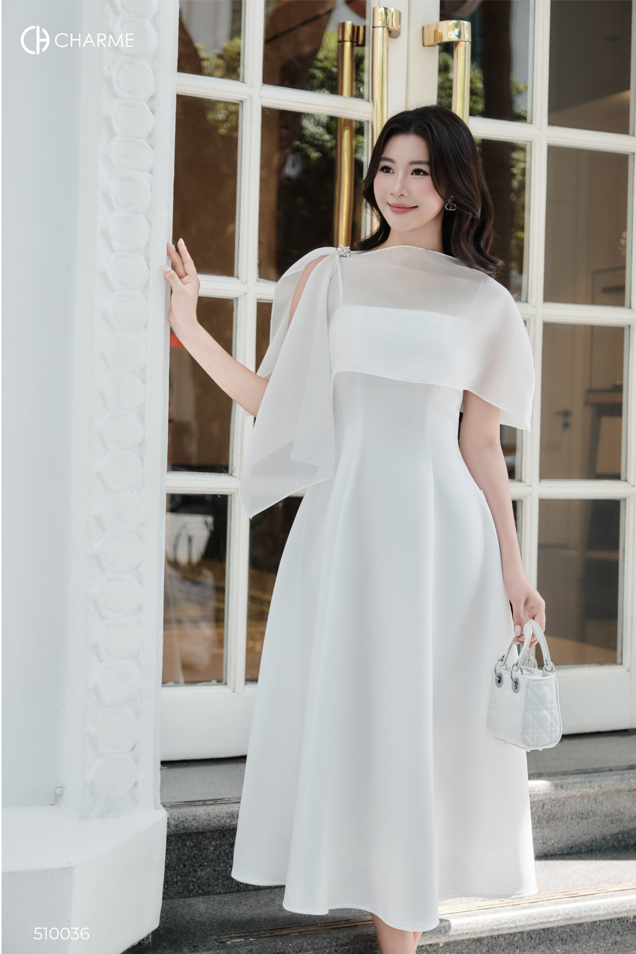 Váy 2 dây chân xòe kèm choàng