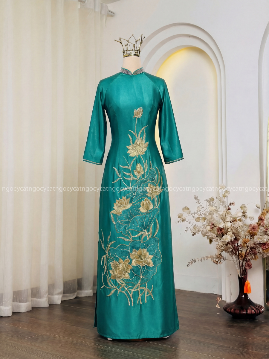 Áo Dài Bà Sui Màu Xanh Lục Bảo Thêu Hoa Sen