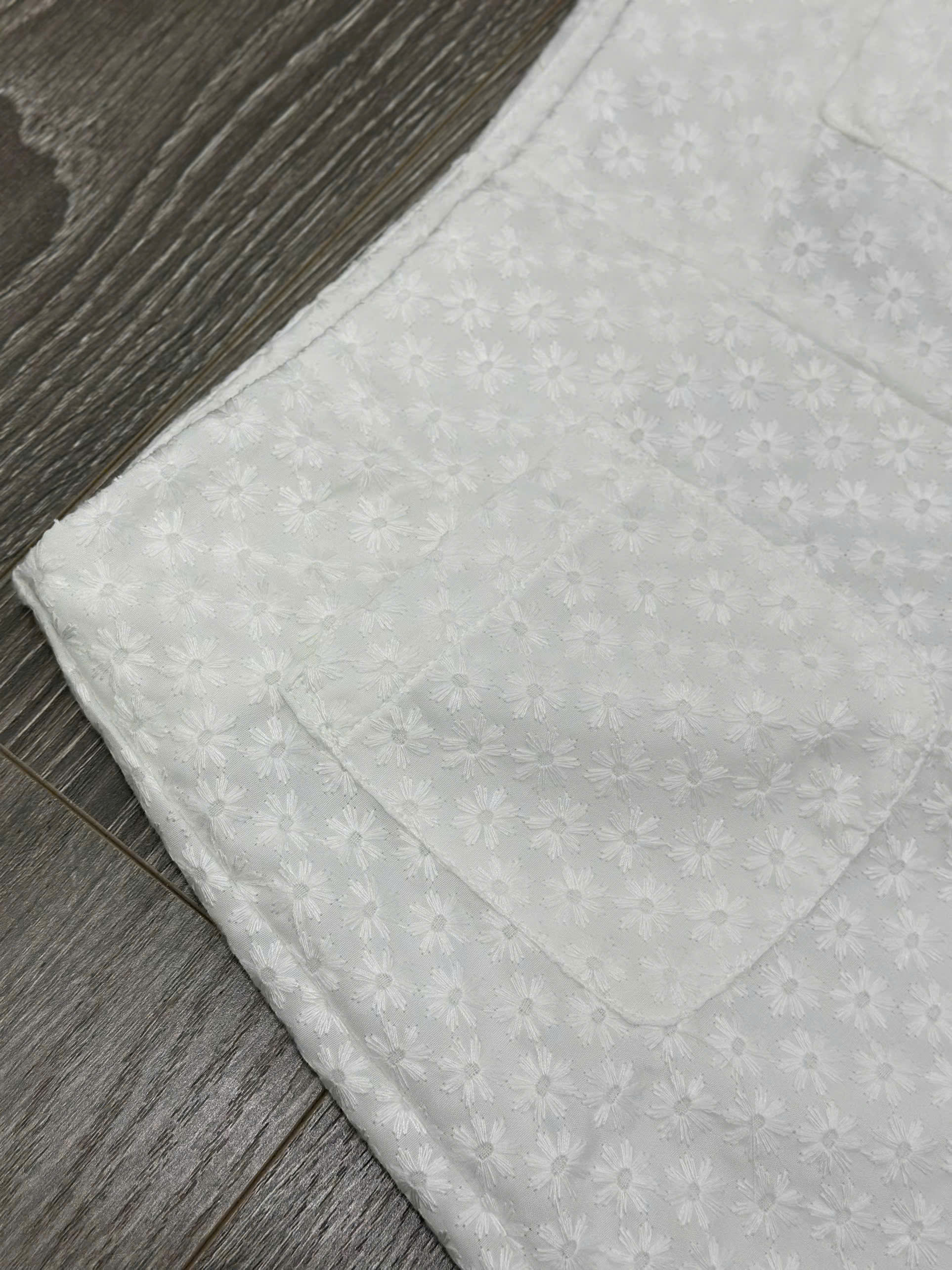 SALE Q35 QUẦN SHORT THÊU TRẮNG_thumbnail_3