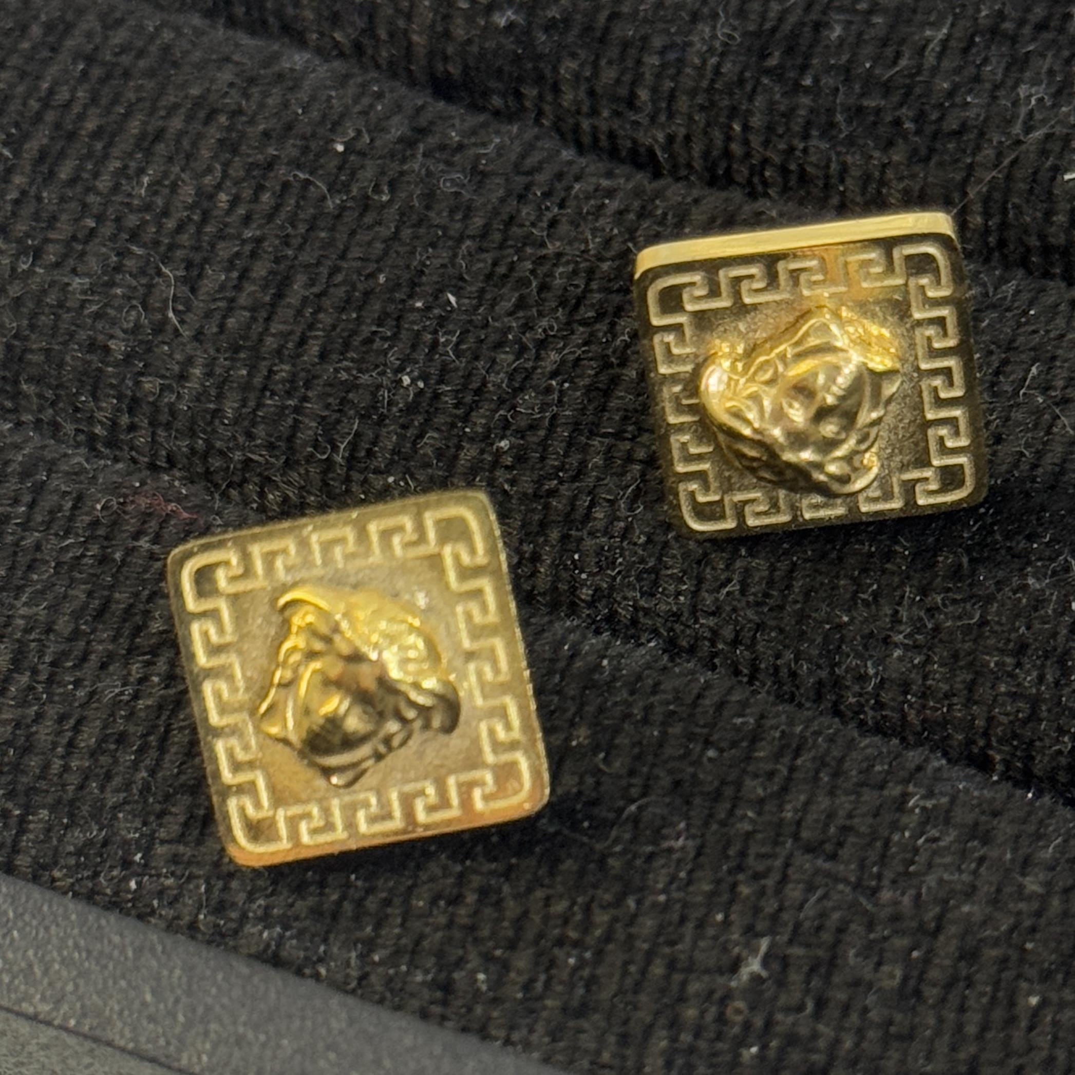 khuyên kiểu cặp titan vàng vuông Versace_thumbnail_3