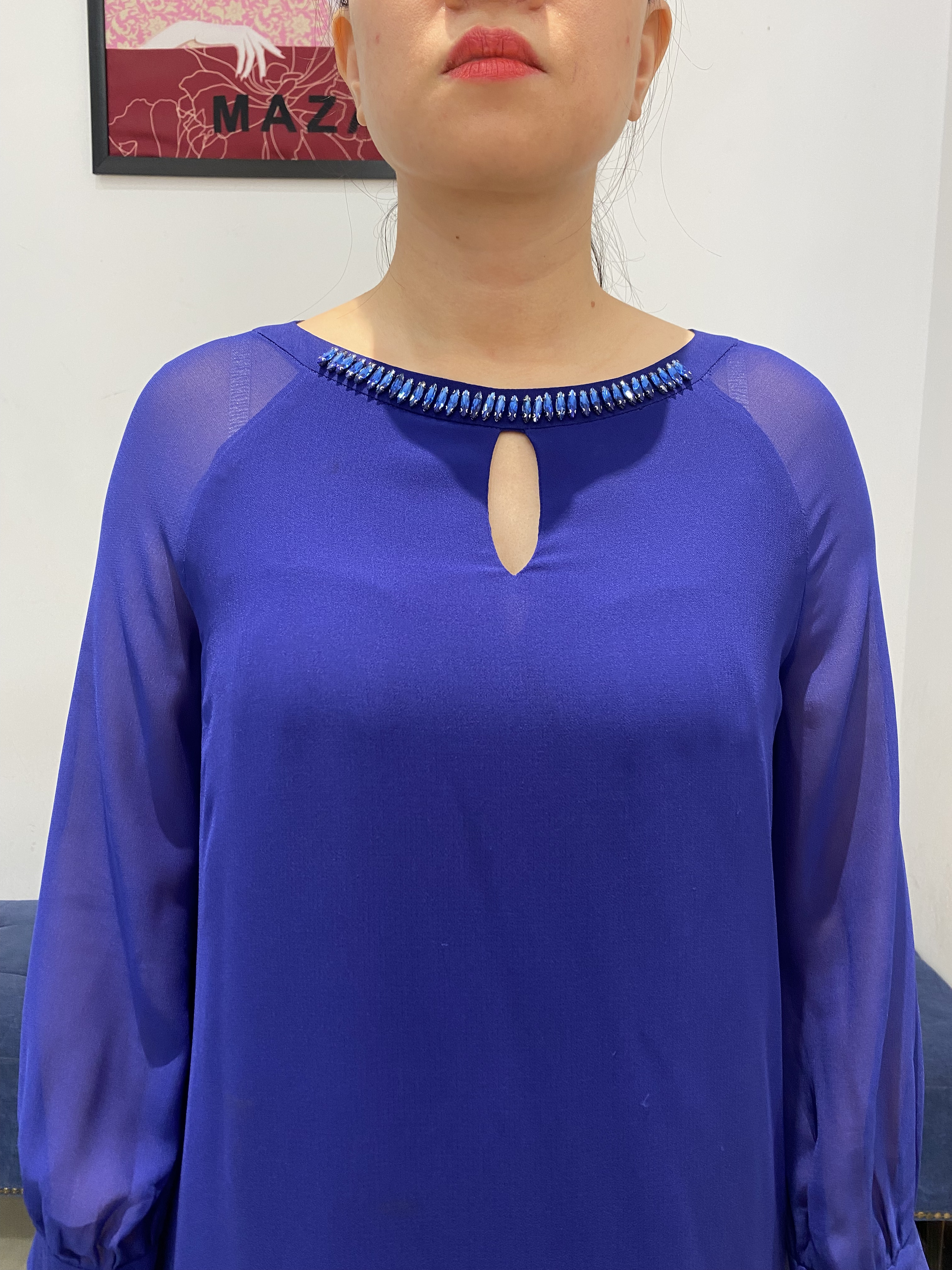 Váy xanh đính đá cổ tay lỡ