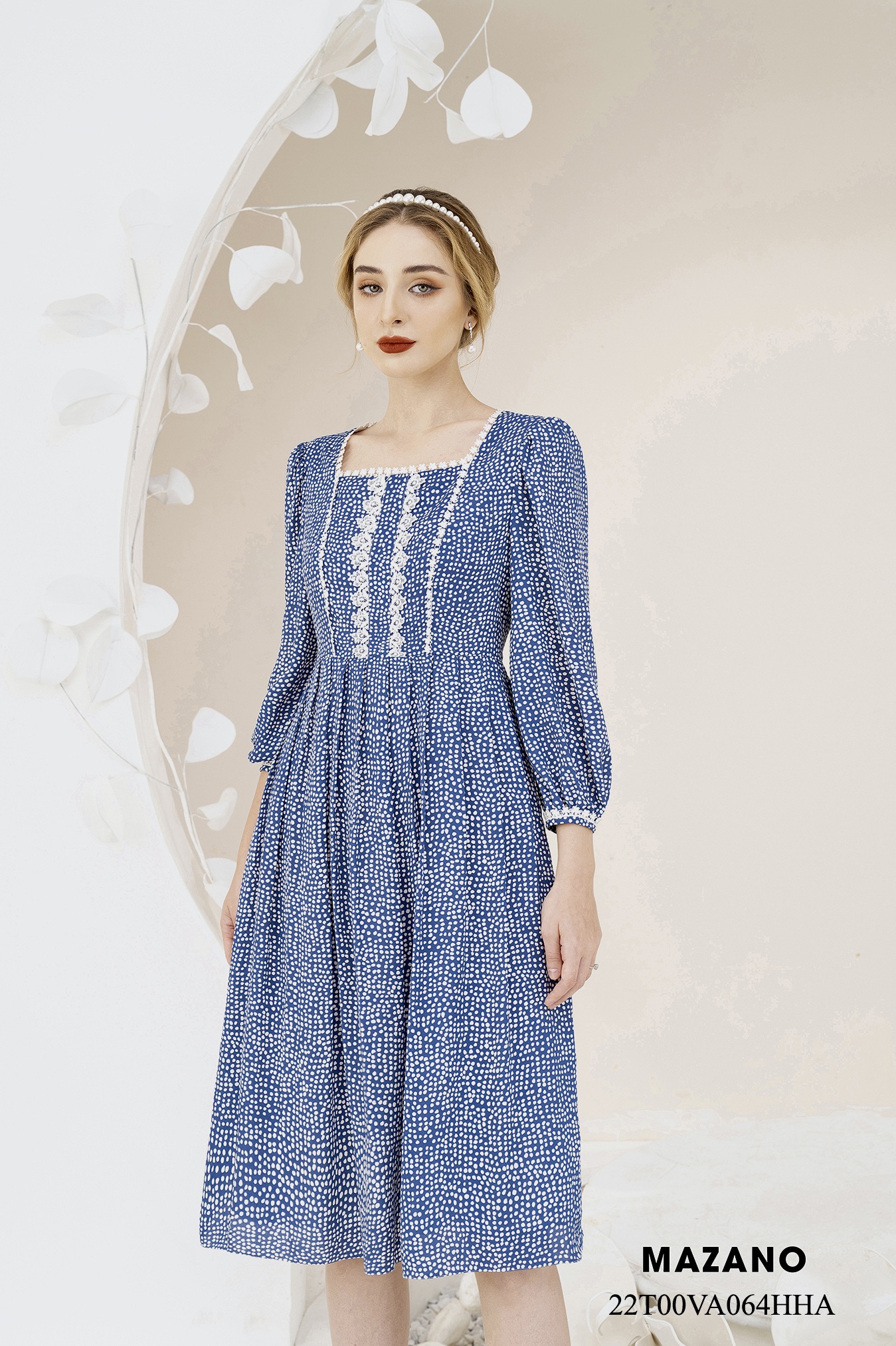 Đầm xanh dương họa tiết phối ren xếp ly chân_thumbnail_2