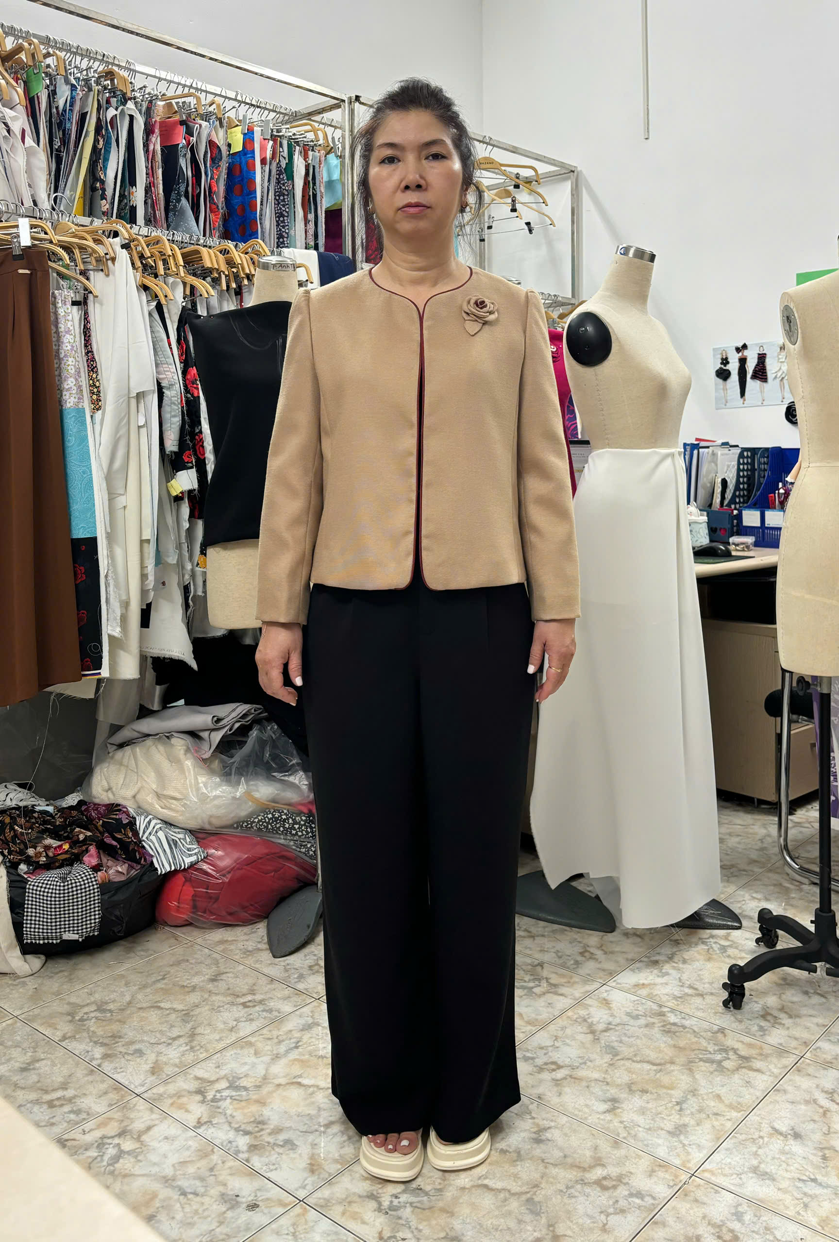 Áo khoác ngắn Suông Vải thô dày Trang trí hoa cuốn Dài dưới eo