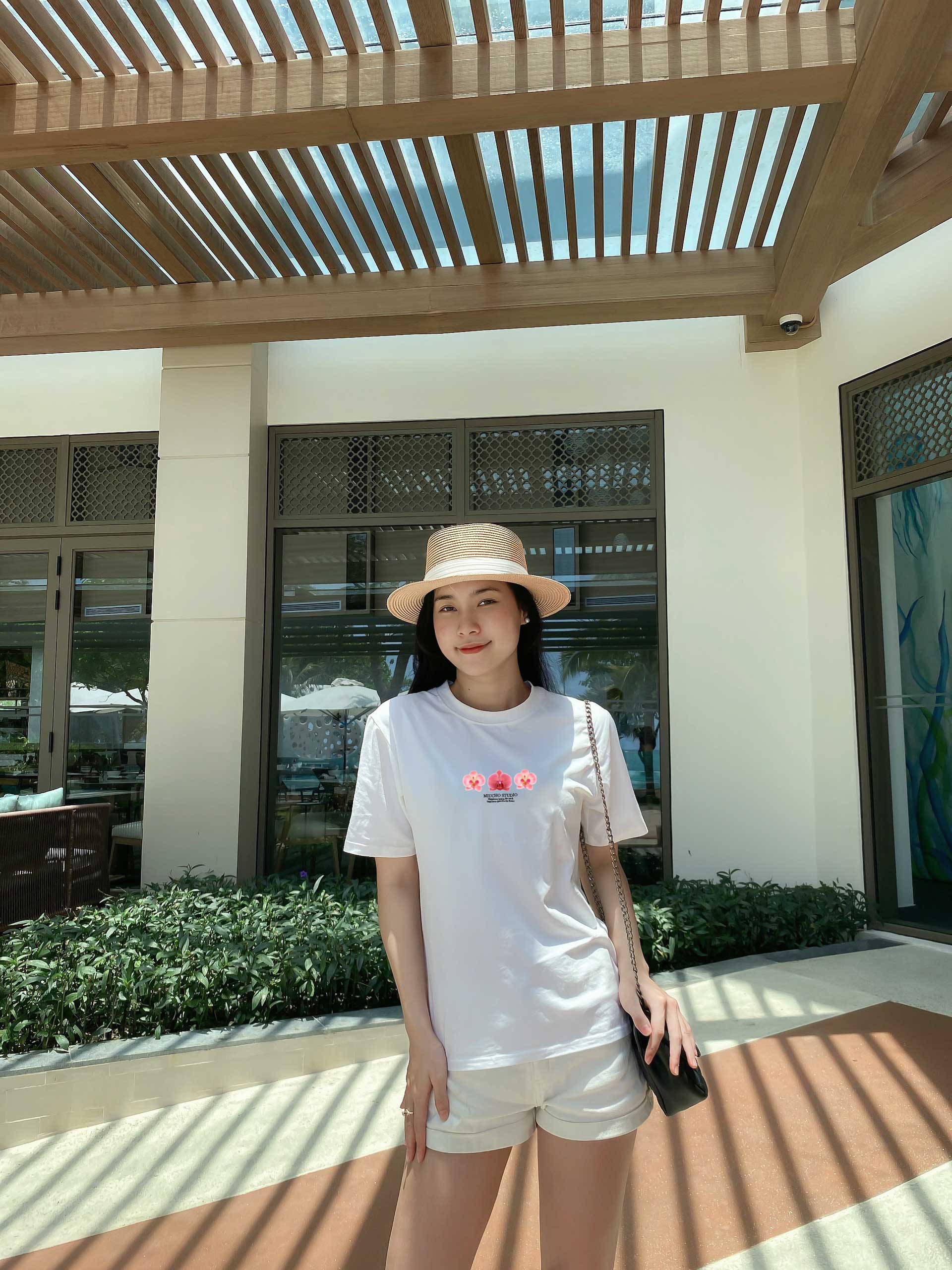 Áo thun nữ in hoa nhỏ xinh form vừa regular ARD1328 Miucho chic vải cotton in mix_thumbnail_3