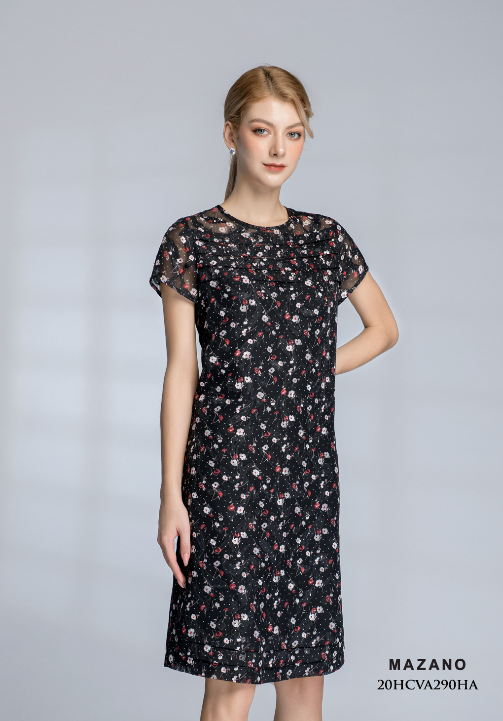 Đầm đen suông họa tiết xếp ly_thumbnail_2