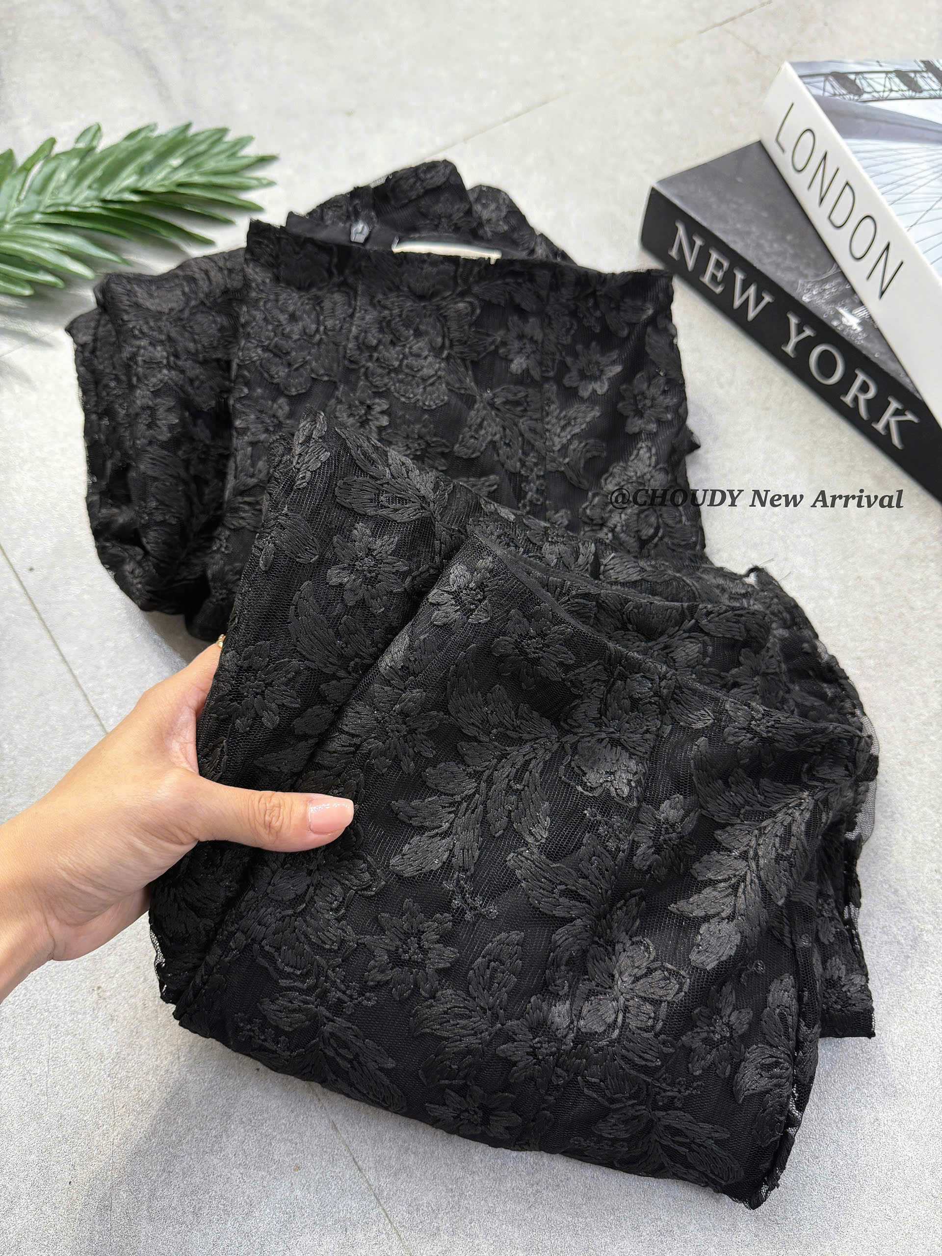 U502 CHÂN VÁY REN ĐEN_thumbnail_6