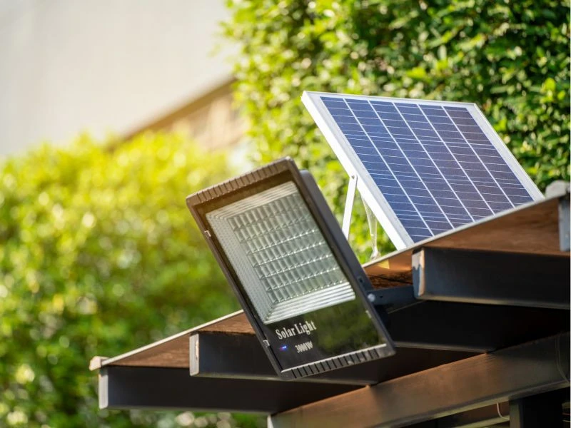 Đèn năng lượng mặt trời sạc bao lâu thì đầy?