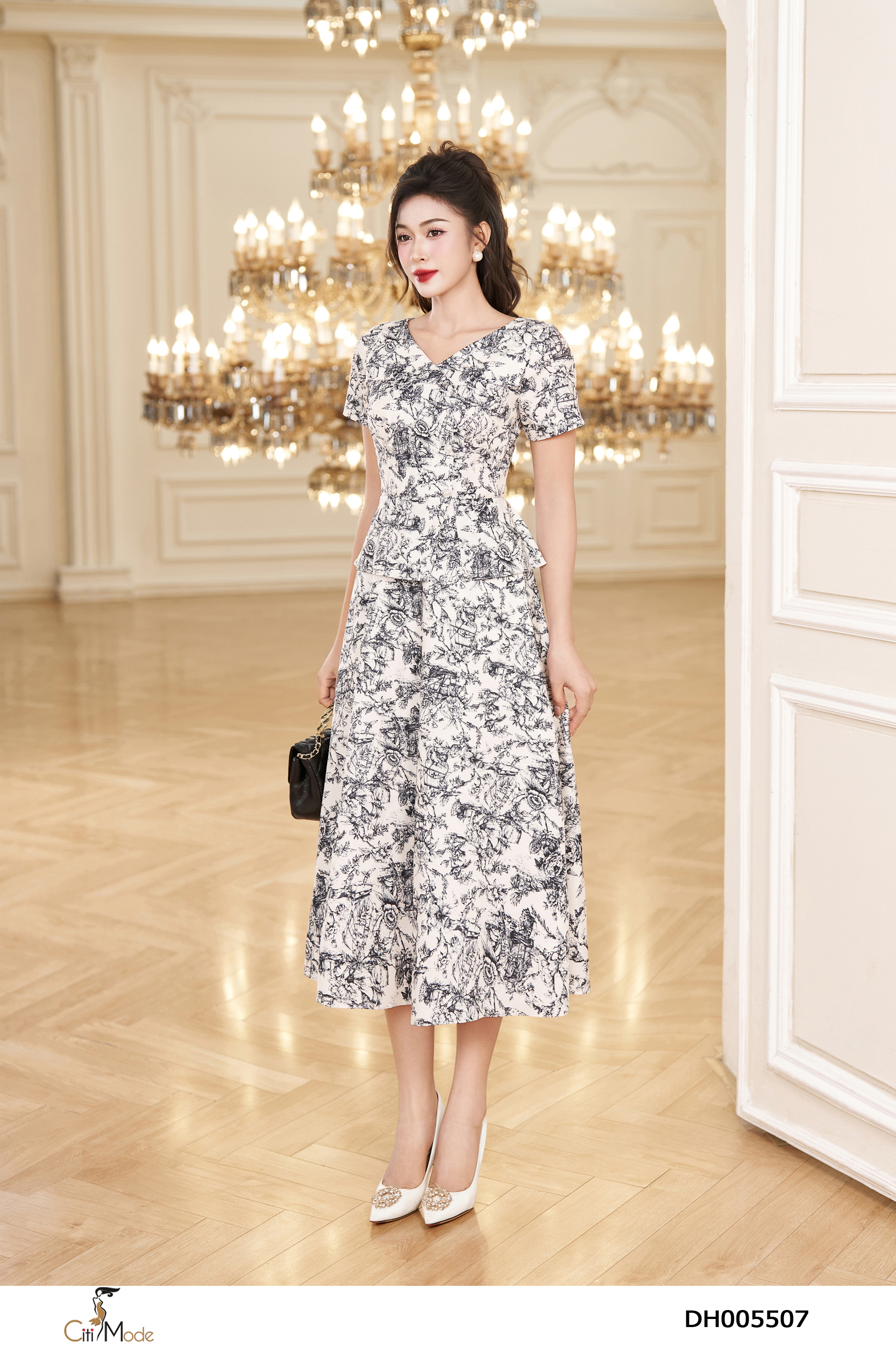 Đầm xòe peplum họa tiết cổ V tay cộc_thumbnail_3