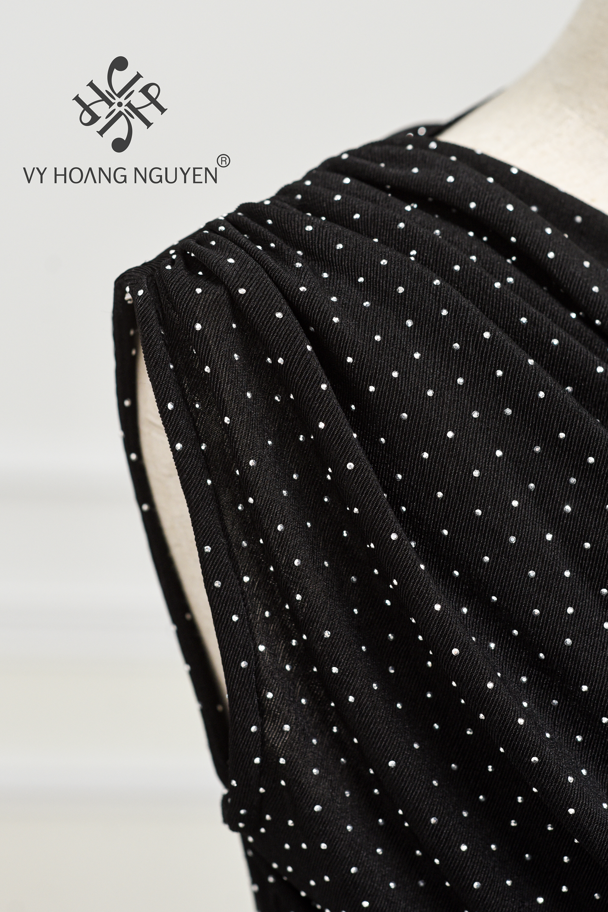 Áo Thun Ép Nhiệt Đá Ly Eo