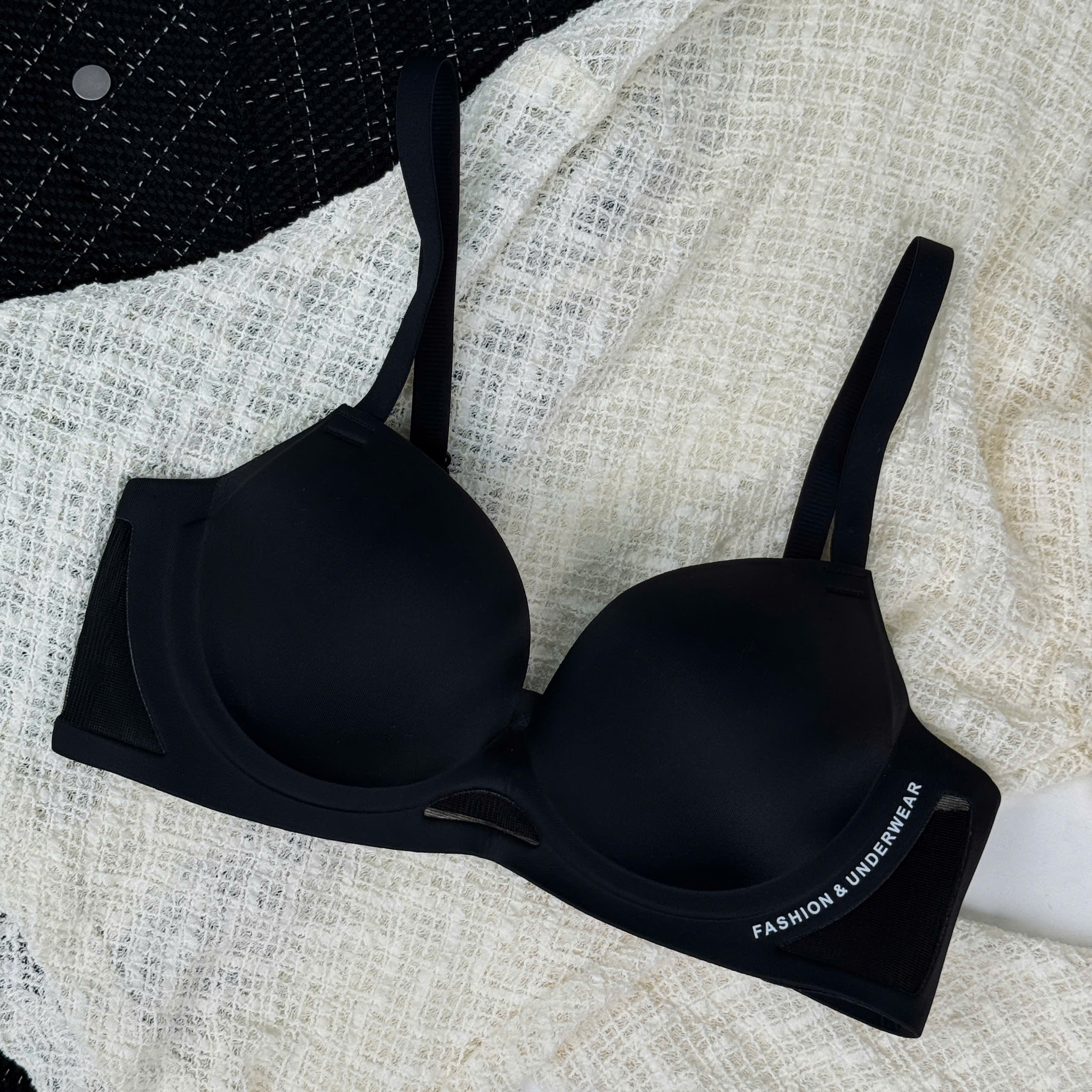 [Mã B52] Áo Lót Su Nữ Nâng Vòng 1 Không Gọng Áo Bra Chất Su Mỏng Không Gọng Có Mút Đệm Tròn Massa Gom Quả Chống Xệ Hạn Chế Ngấn Mỡ Lưng -- VIKAM_thumbnail_4