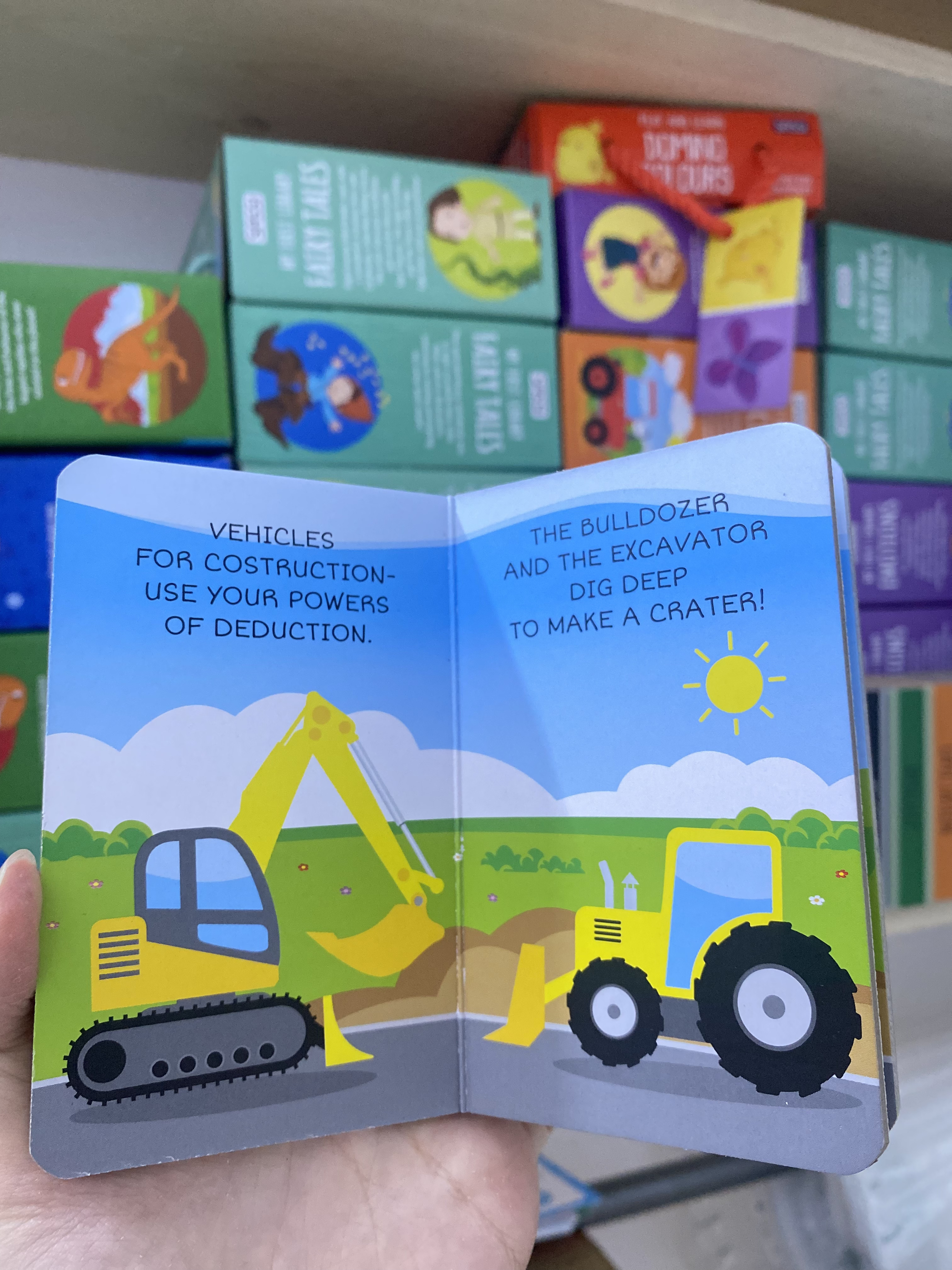 CONSTRUCTION ( My First Library. Vehicles)_thumbnail_1