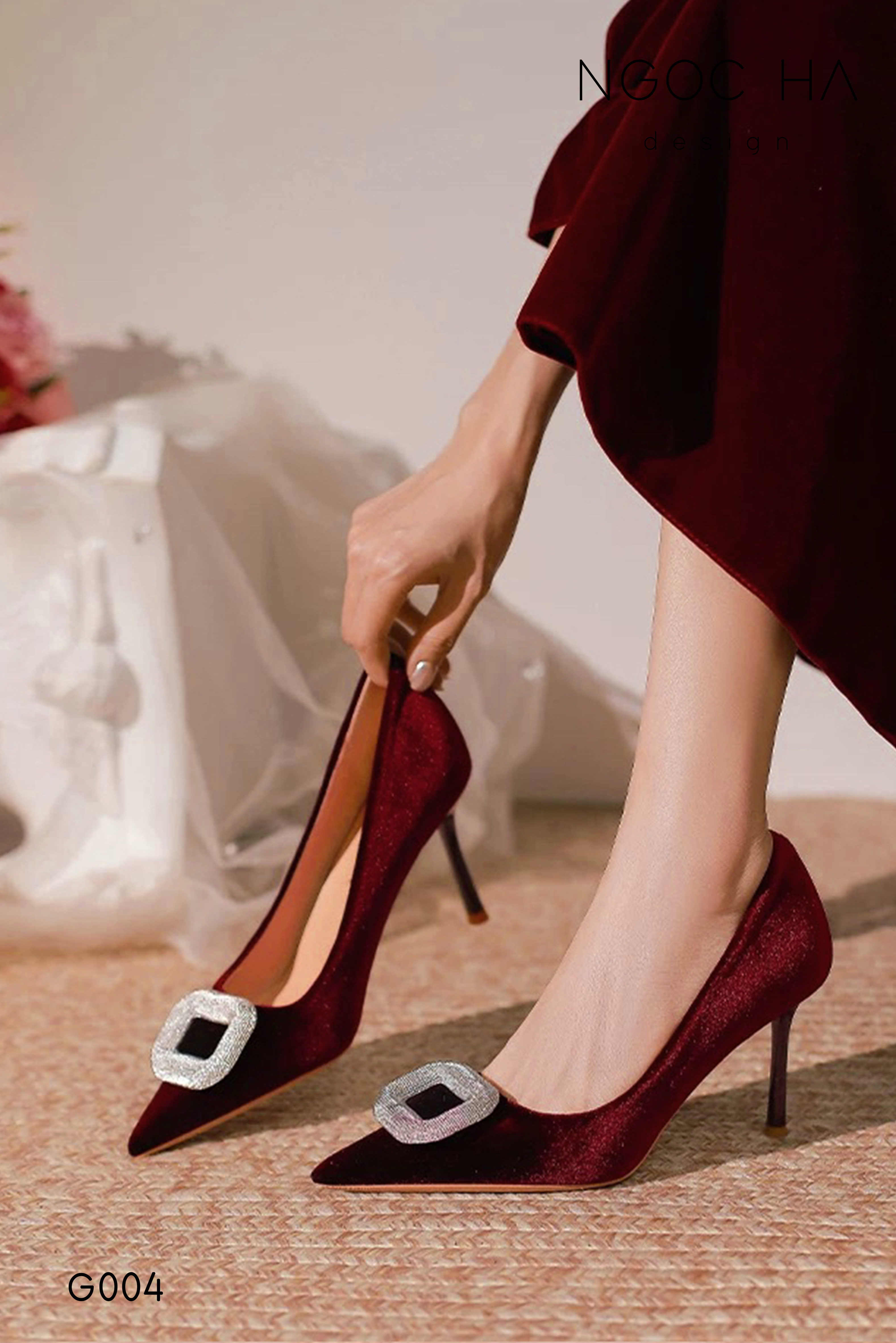 G004_ Giày Cao Gót Mũi Nhọn Đính Đá