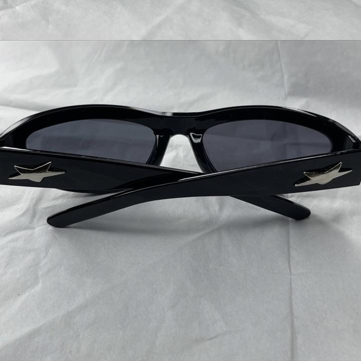 kính mắt gọng đen nhỏ vòm ngôi sao._thumbnail_3