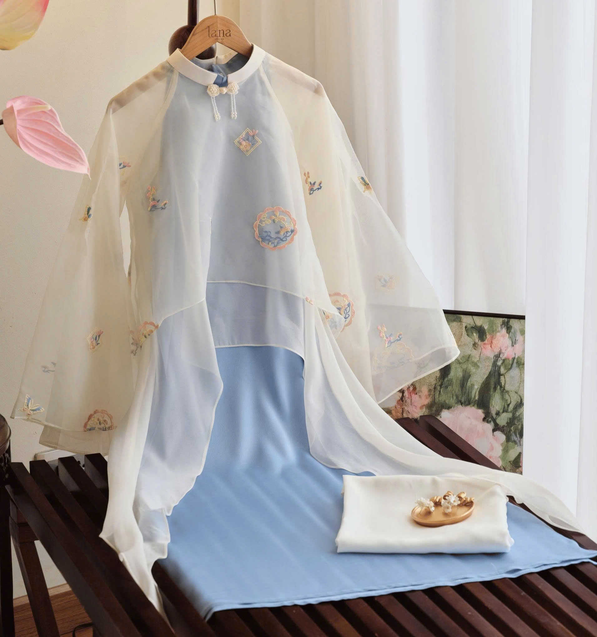 Áo dài Trân Sắc