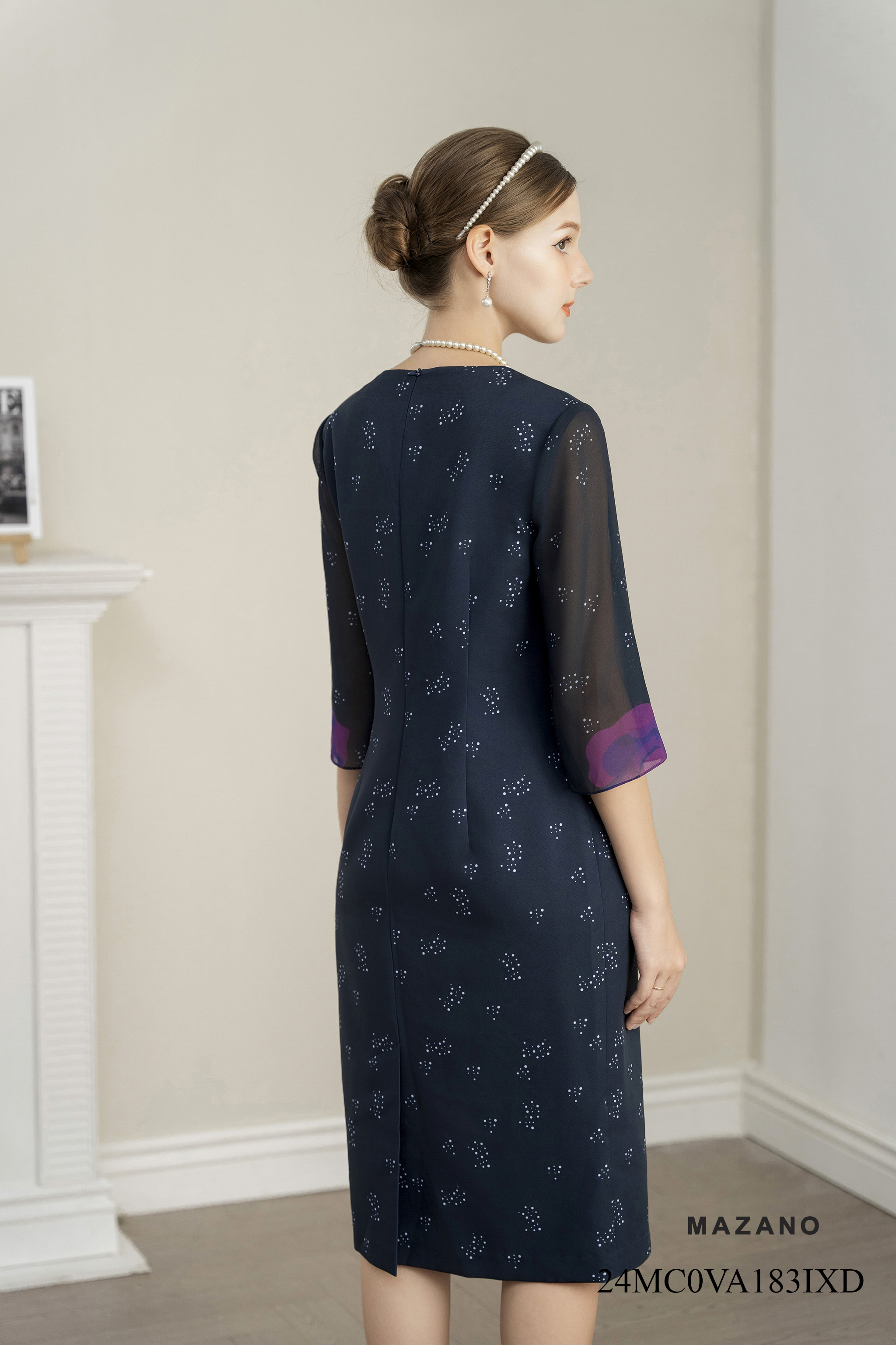 Váy Đầm Suông Vải thô mỏng Hoạ tiết hoa in bố cục Cổ tròn Tay lỡ Dài đến bắp chân 24MC0VA183IXD