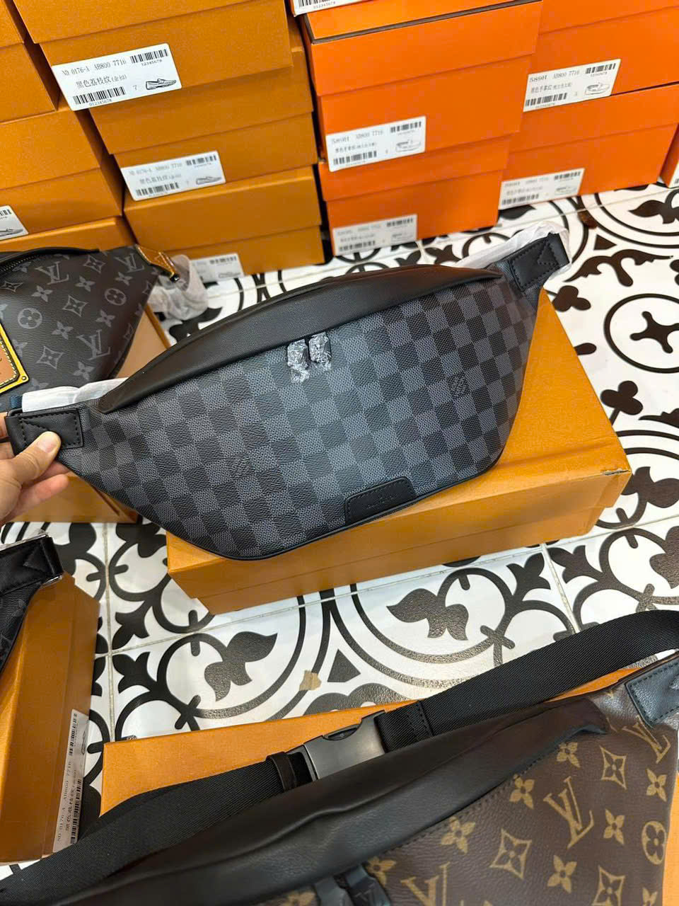 Túi đeo hông Louis Vuitton Bumbag Monogram_thumbnail_6