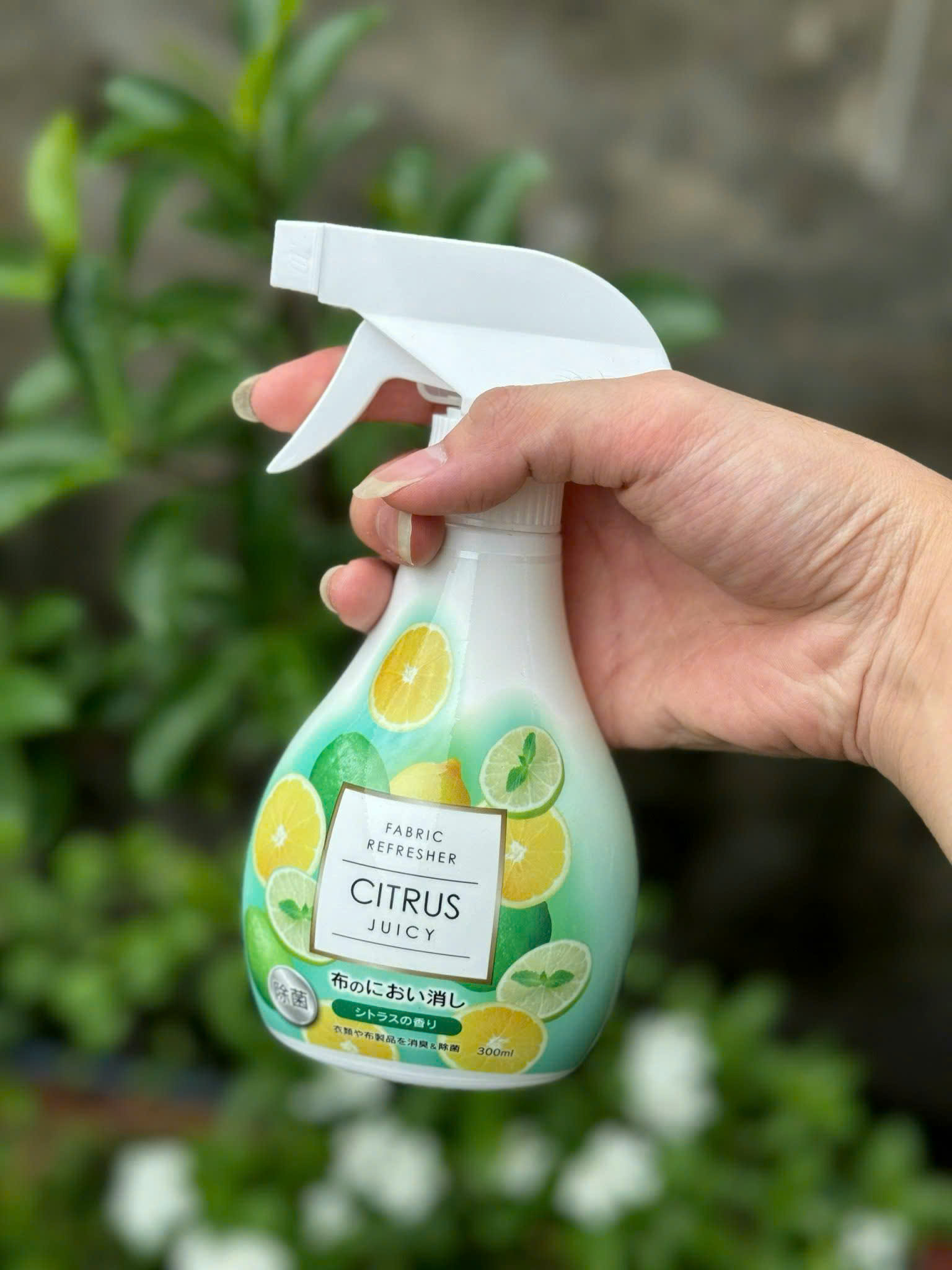 CHAI XỊT THƠM VÀ KHỬ MÙI QUẦN ÁO KYOWA 300ML_thumbnail_3