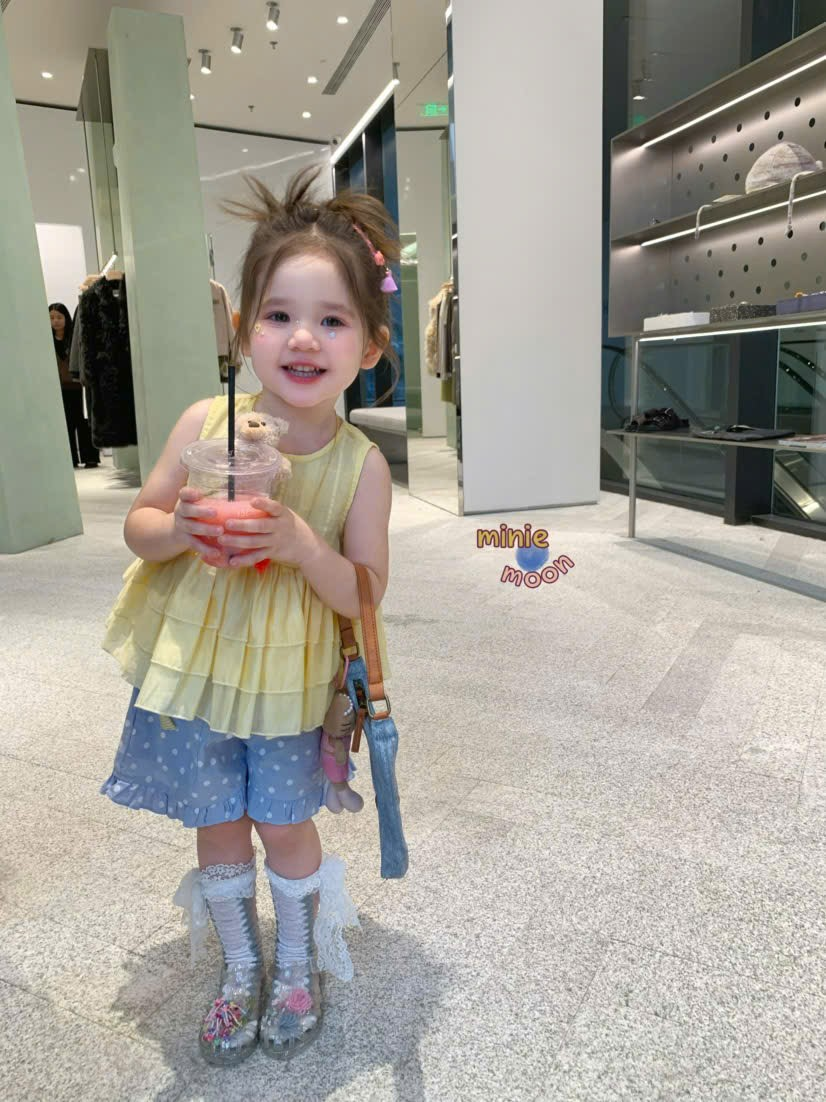 C178 - Áo sát nách vàng tầng bèo bé gái hãng Minie Moon (Sz90-130)