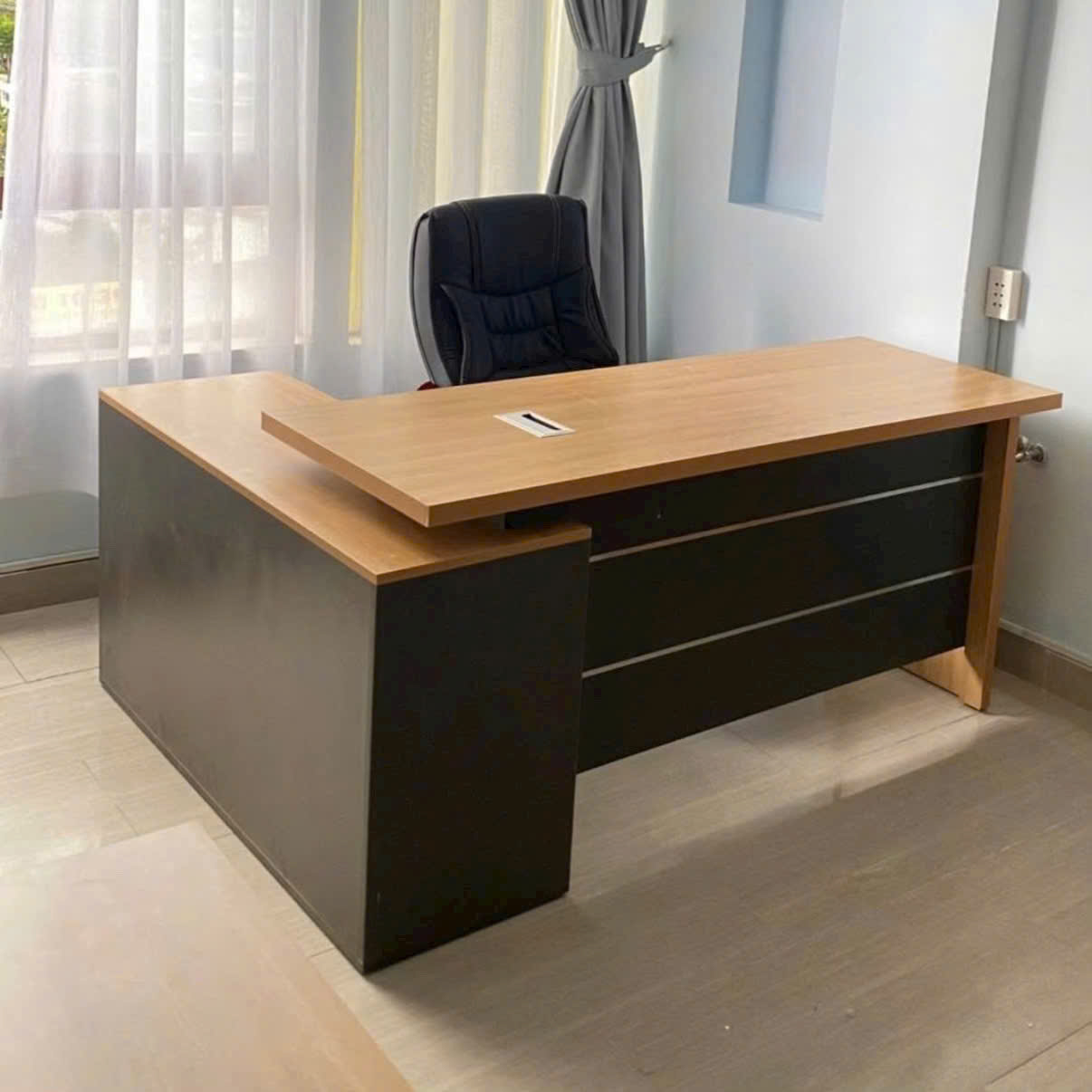 Bàn Giám Đốc LX12 - Giá Liên Hệ 0986 987 227