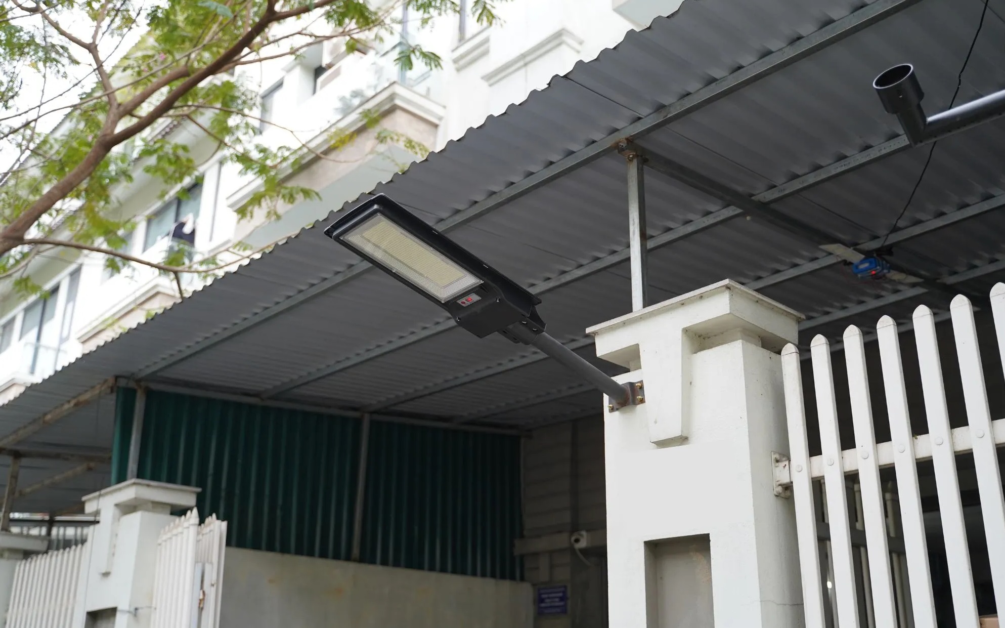 Hướng dẫn cách cài đặt đèn năng lượng mặt trời theo CHUYÊN GIA