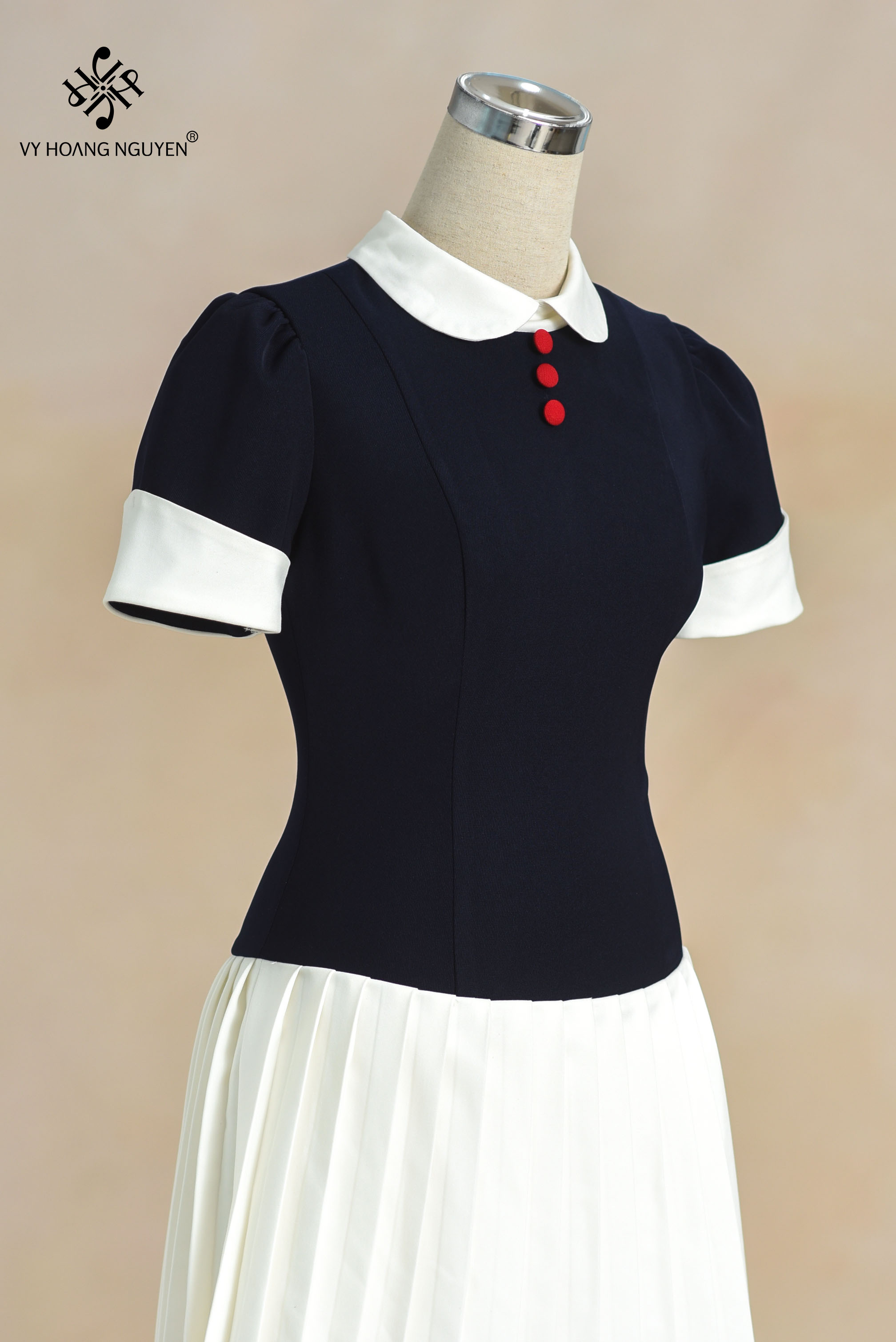 Đầm Xếp Ly Cổ Trắng 3 Cúc_thumbnail_2