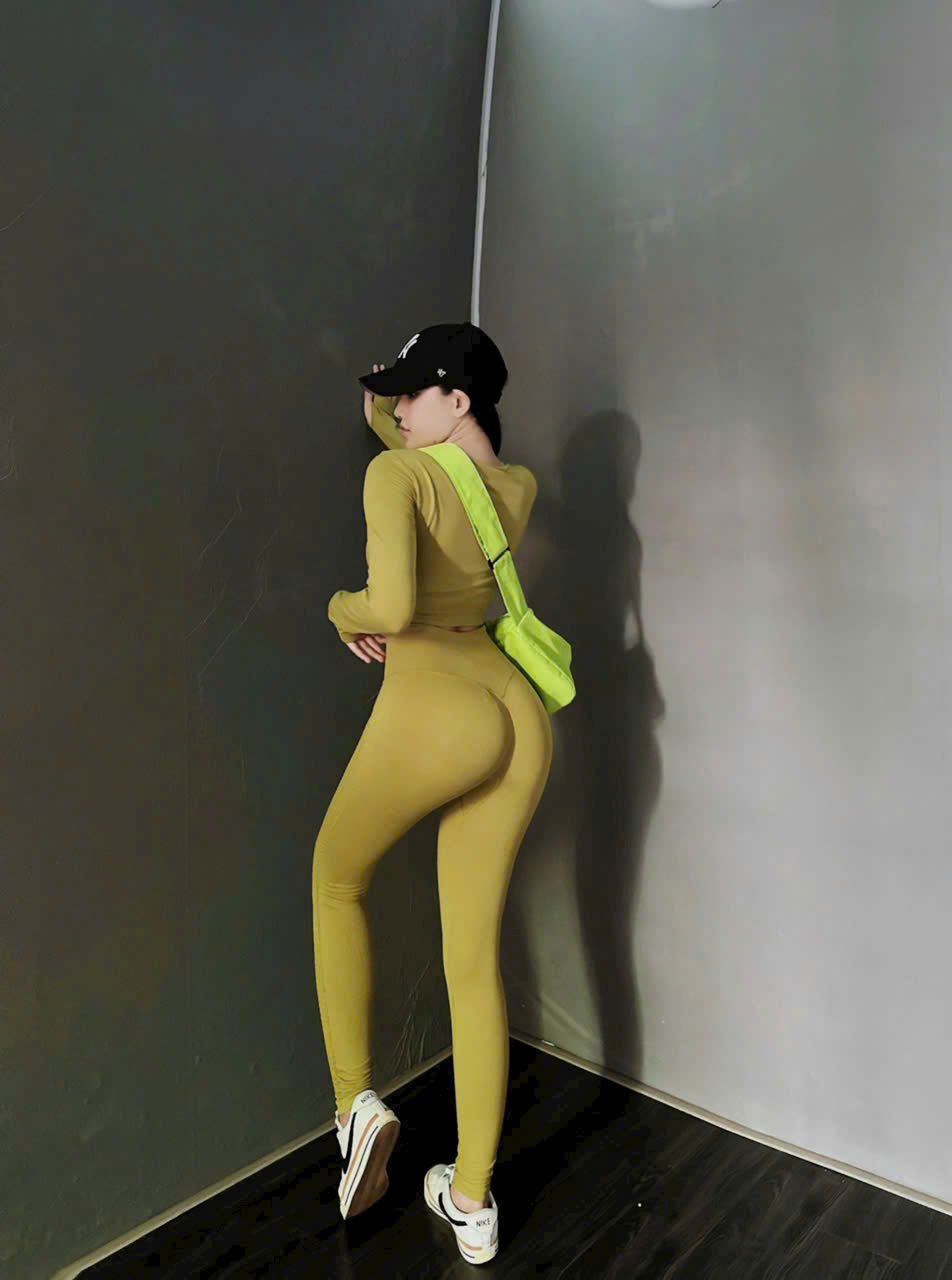 Áo Croptop Thể Thao Nữ Dáng Dài Xỏ Ngón_thumbnail_11