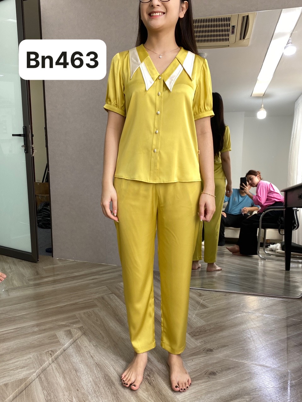 Bộ ngủ họa tiết cổ xếp ly trắng