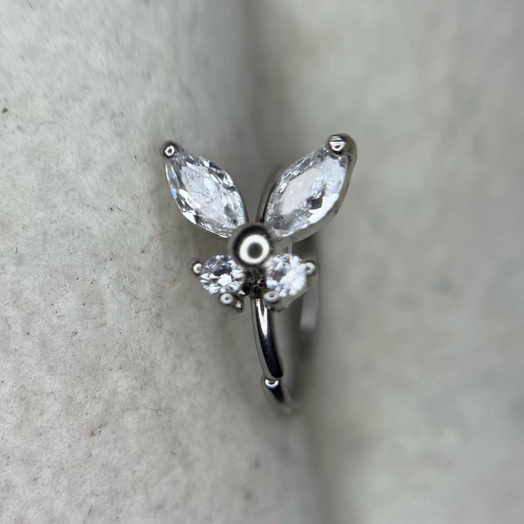 vòng bẻ con bướm trắng cánh dài to đẹp xinh lung linh size 8