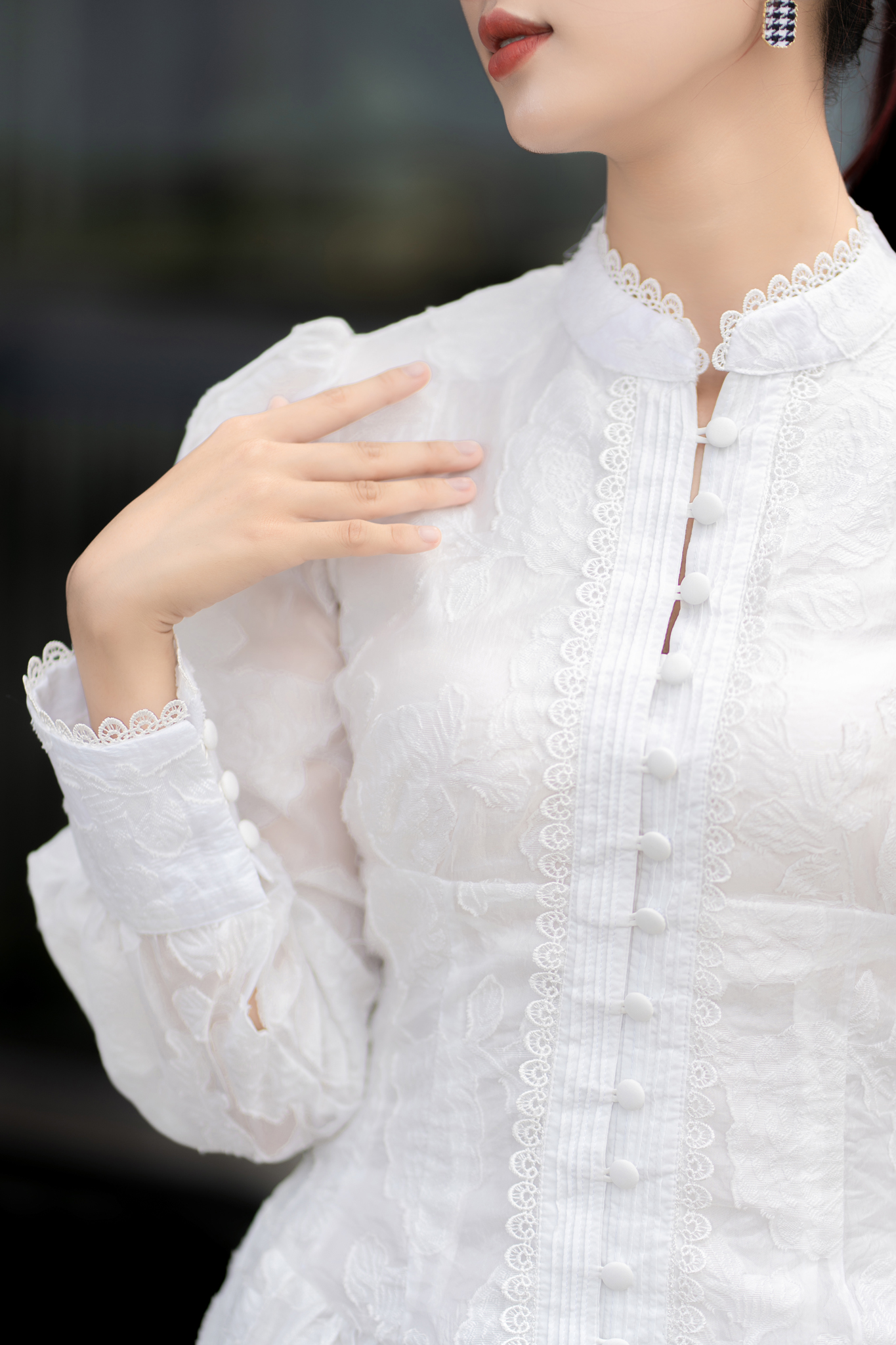 Đầm gấm Oganza hoa nổi màu TRẮNG - Sophia Dress_thumbnail_2