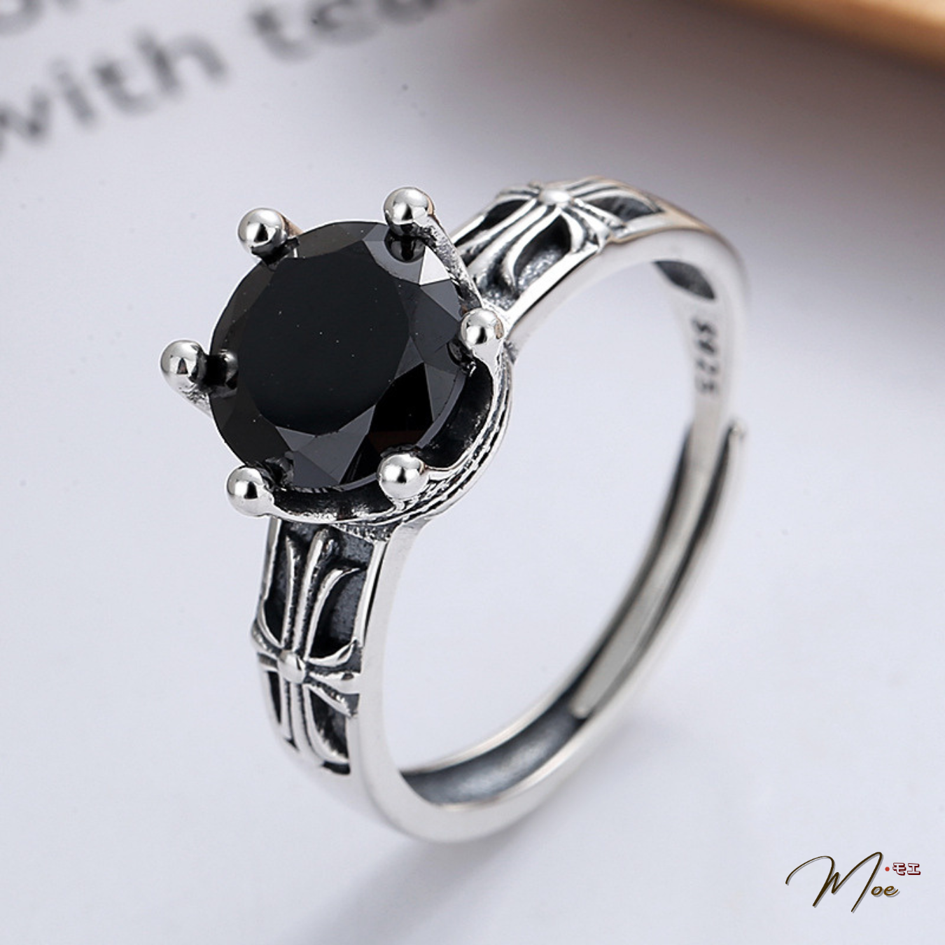 N157 - Nhẫn thánh giá đá chủ đen unisex freesize