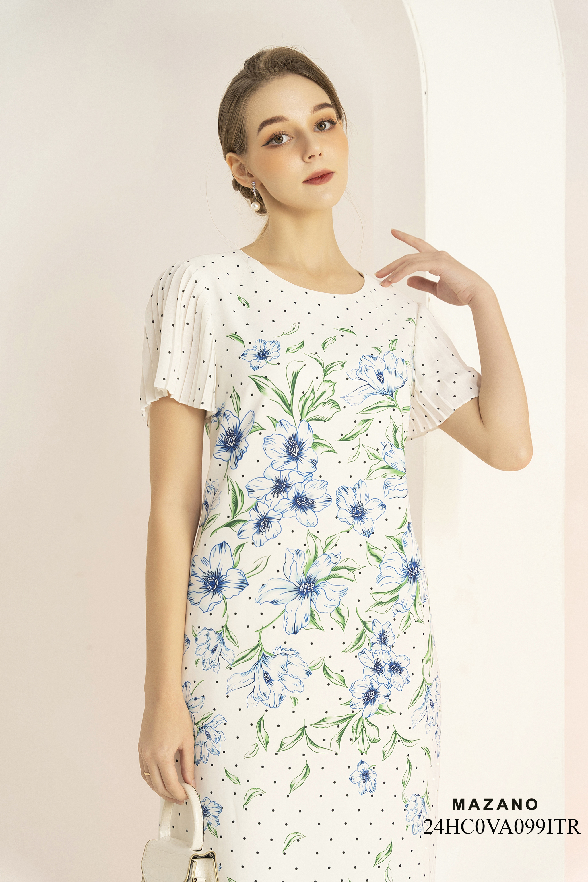 Váy Đầm Suông Vải thô mỏng Hoạ tiết hoa cách điệu chấm bi Cổ tròn Tay dập ly Dài qua gối_thumbnail_3