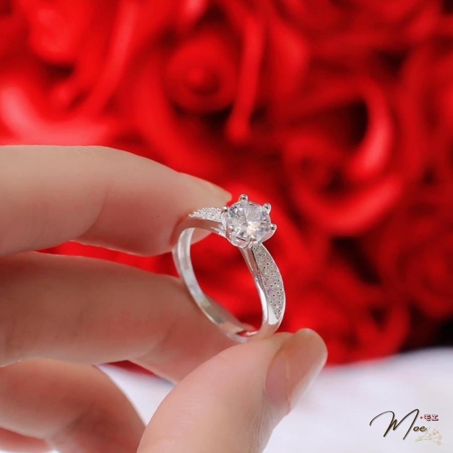 N48 - Nhẫn cầu hôn kim cương viền chéo nạm đá_thumbnail_3