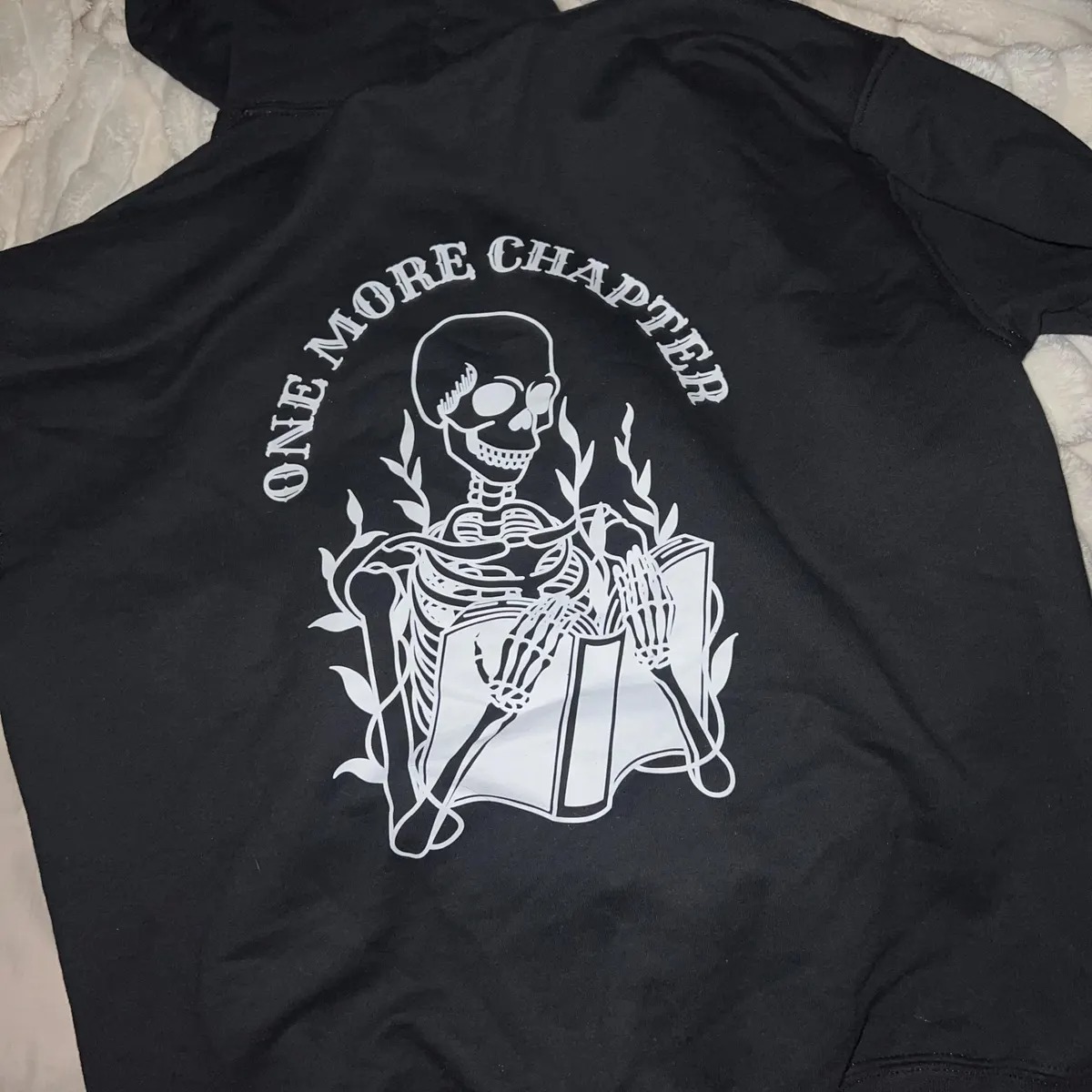 Minimalist Book-Themed Crewneck_thumbnail_9