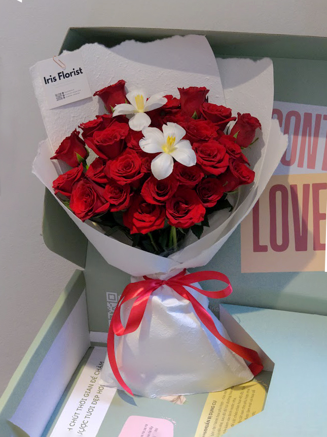 FS BOX - Bó hồng đỏ mix Tulip