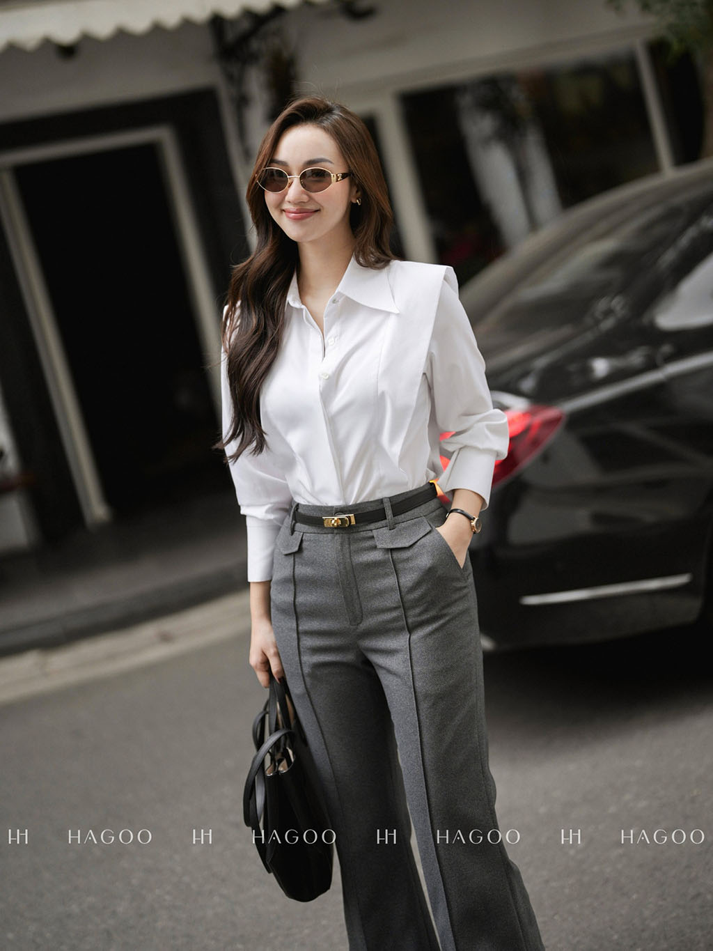 Tôn dáng tự nhiên mà không hề gò bó