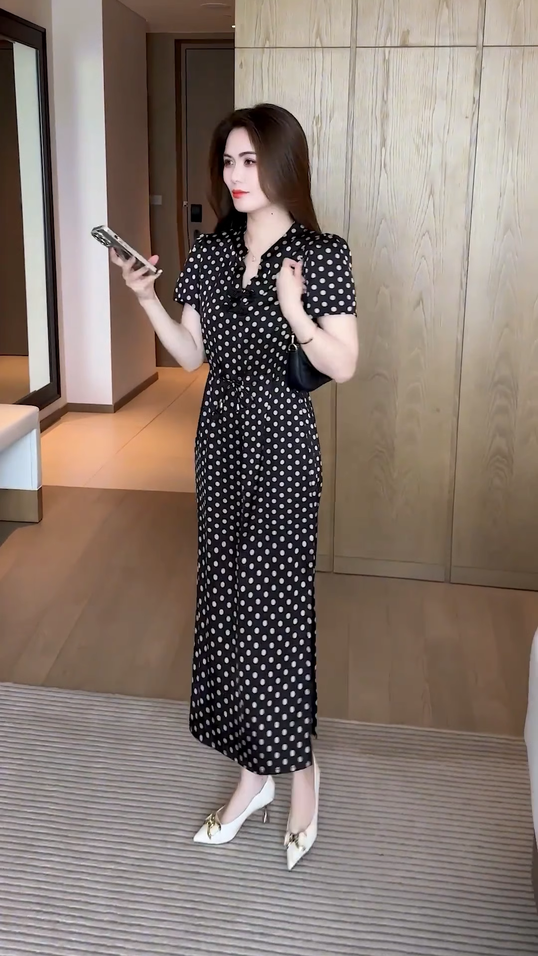 15552-Đầm suông lụa chấm bi cổ tàu kết nút eo thắt dây (lụa latin)_thumbnail_3