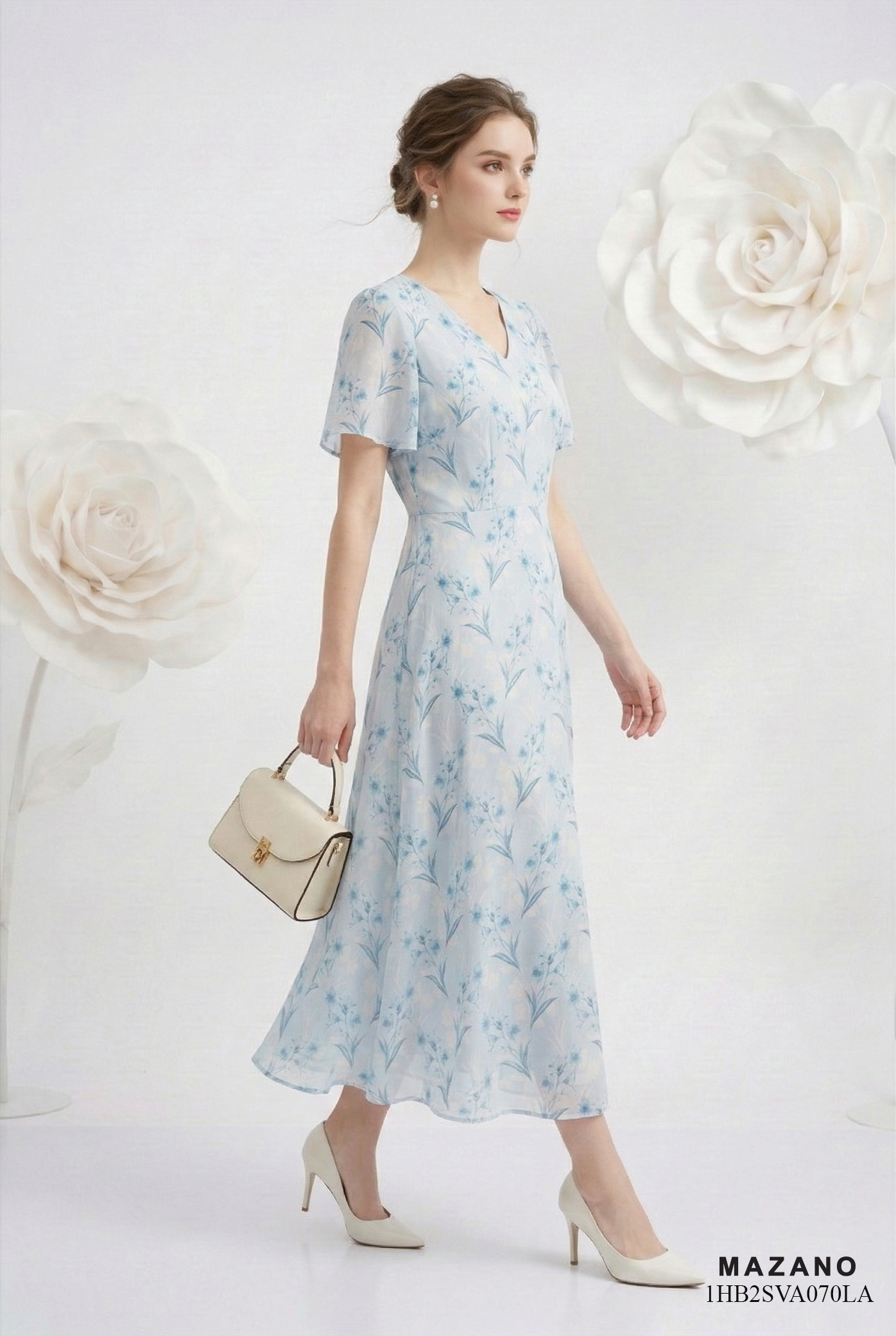 Đầm voan dày in hoa xanh nhạt dáng ôm chân rủ cổ V tay ngắn thiết kế MAZANO