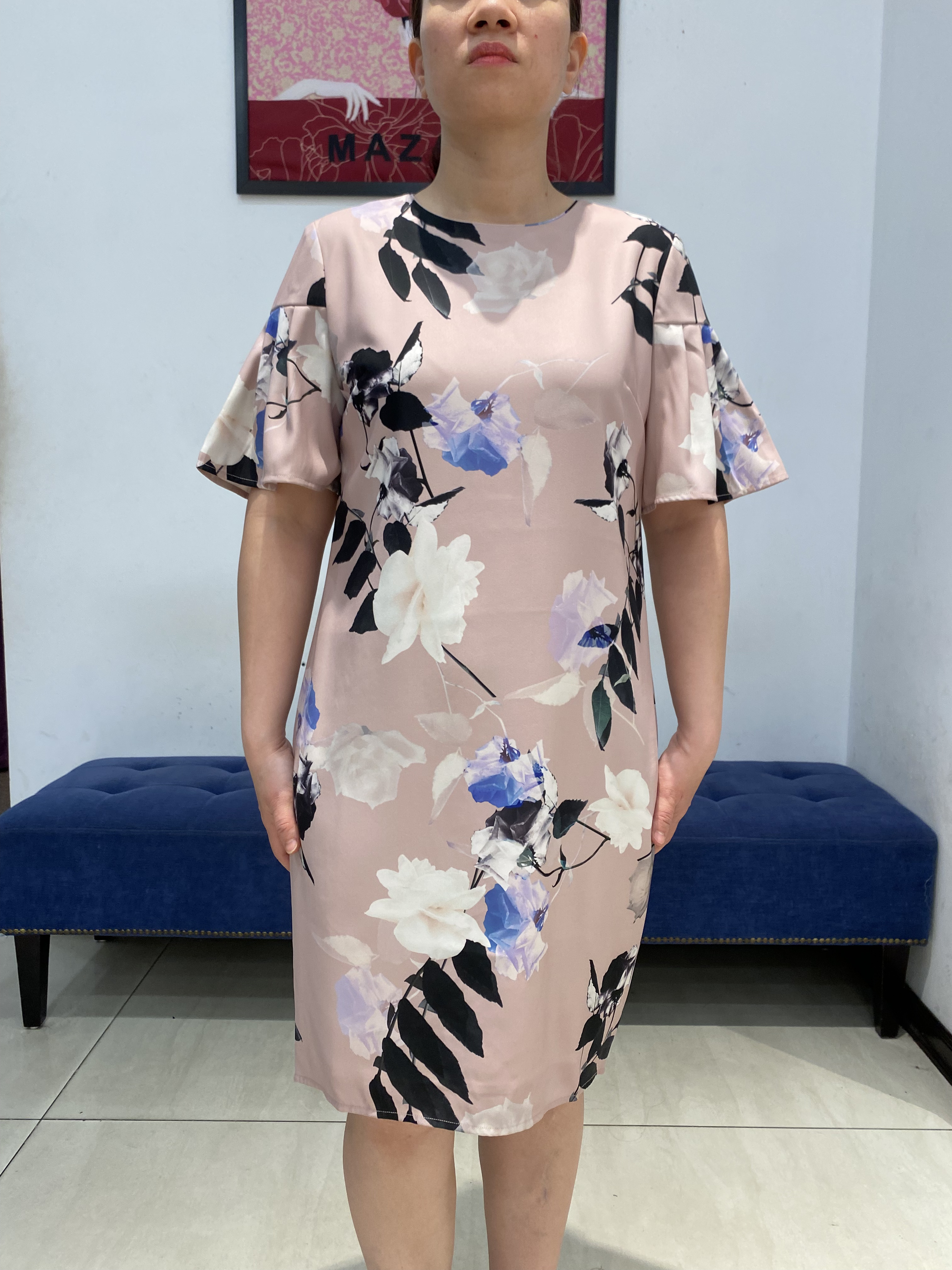 Váy họa tiết tay cách điệu