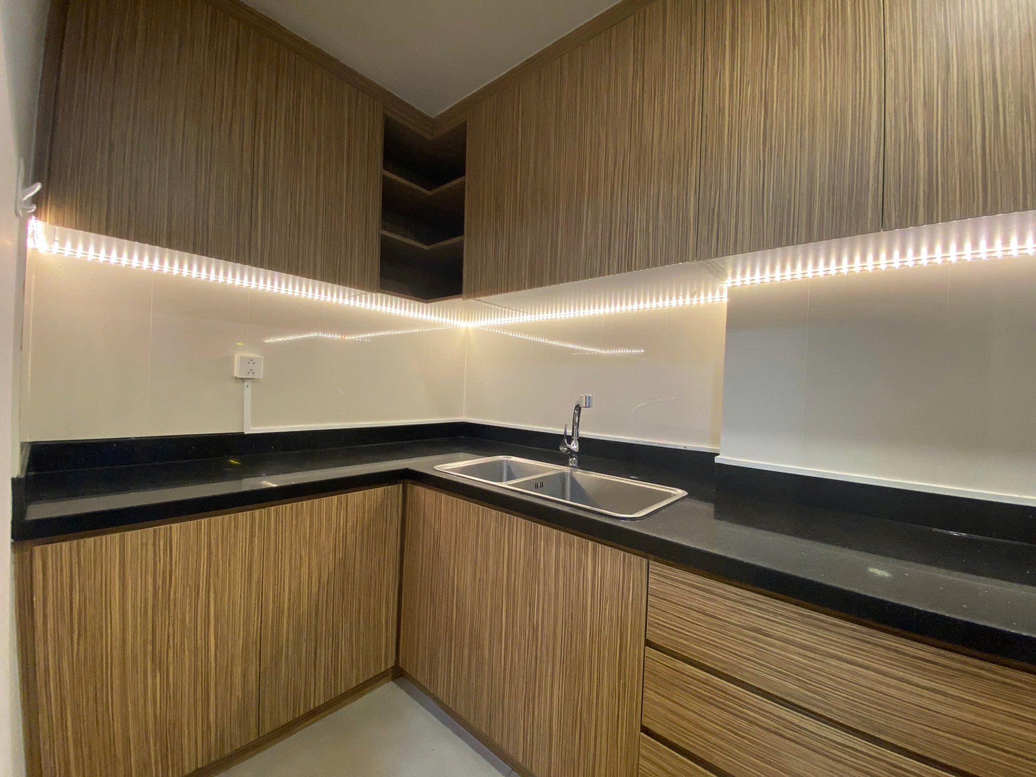 Bán nhanh căn hộ 3 phòng ngủ - Vista Verde quận 2