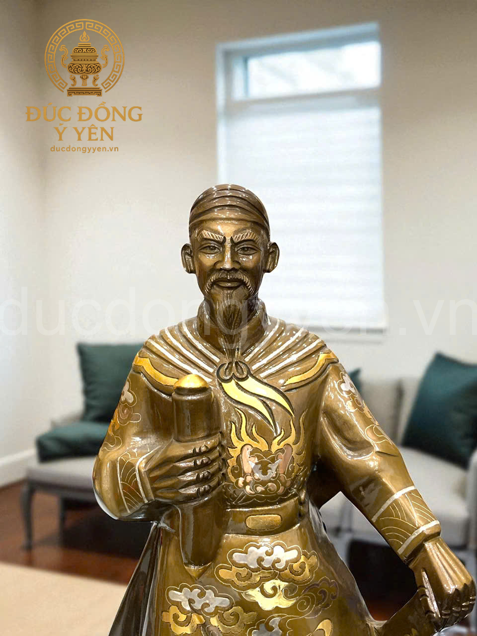 Tượng trần hưng đạo đúc đồng đỏ khảm tam khí dát điểm vàng KT cao 50cm_thumbnail_2