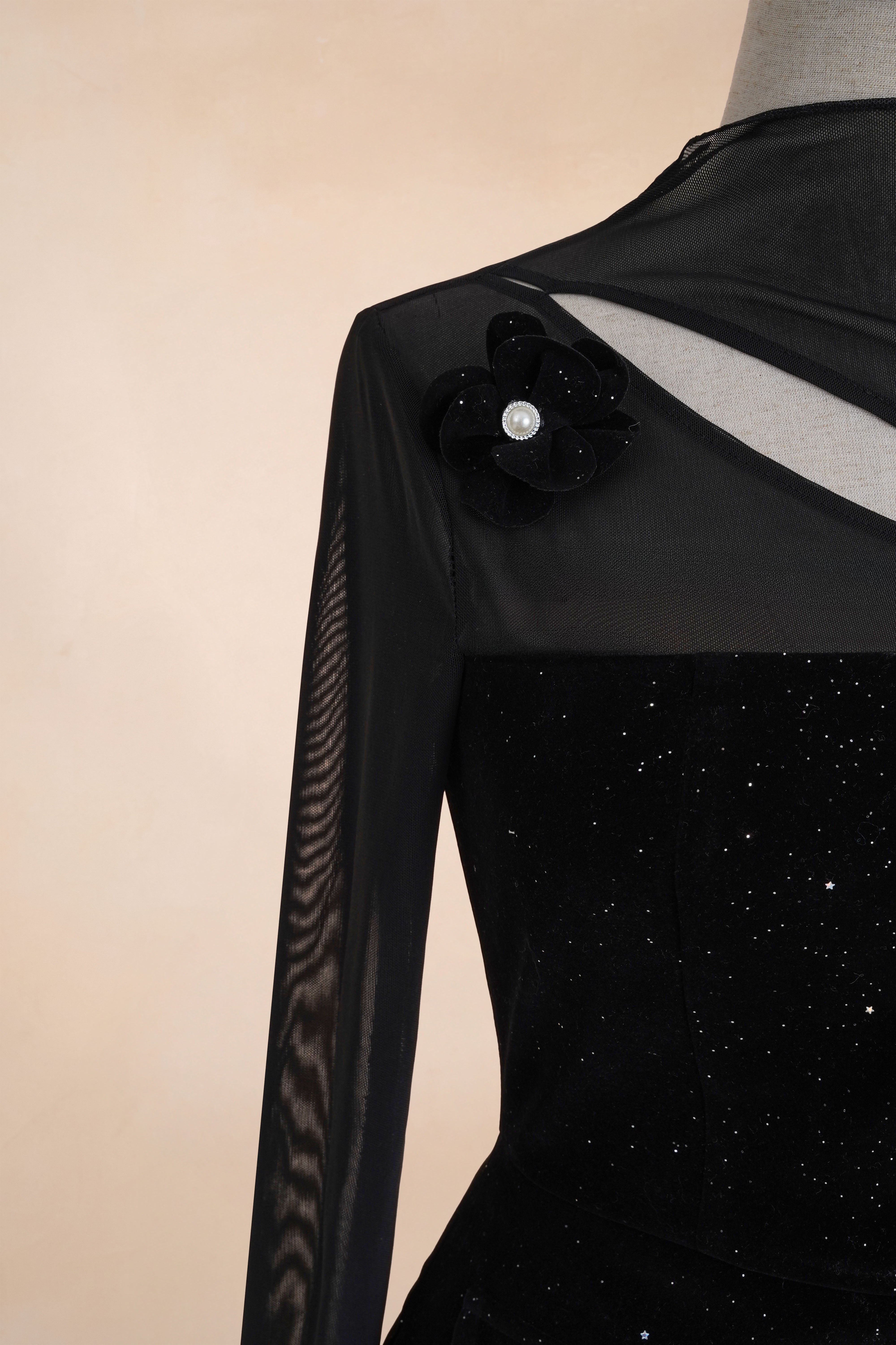 Đầm Bút Chì Khoét Ngực Bling_thumbnail_2