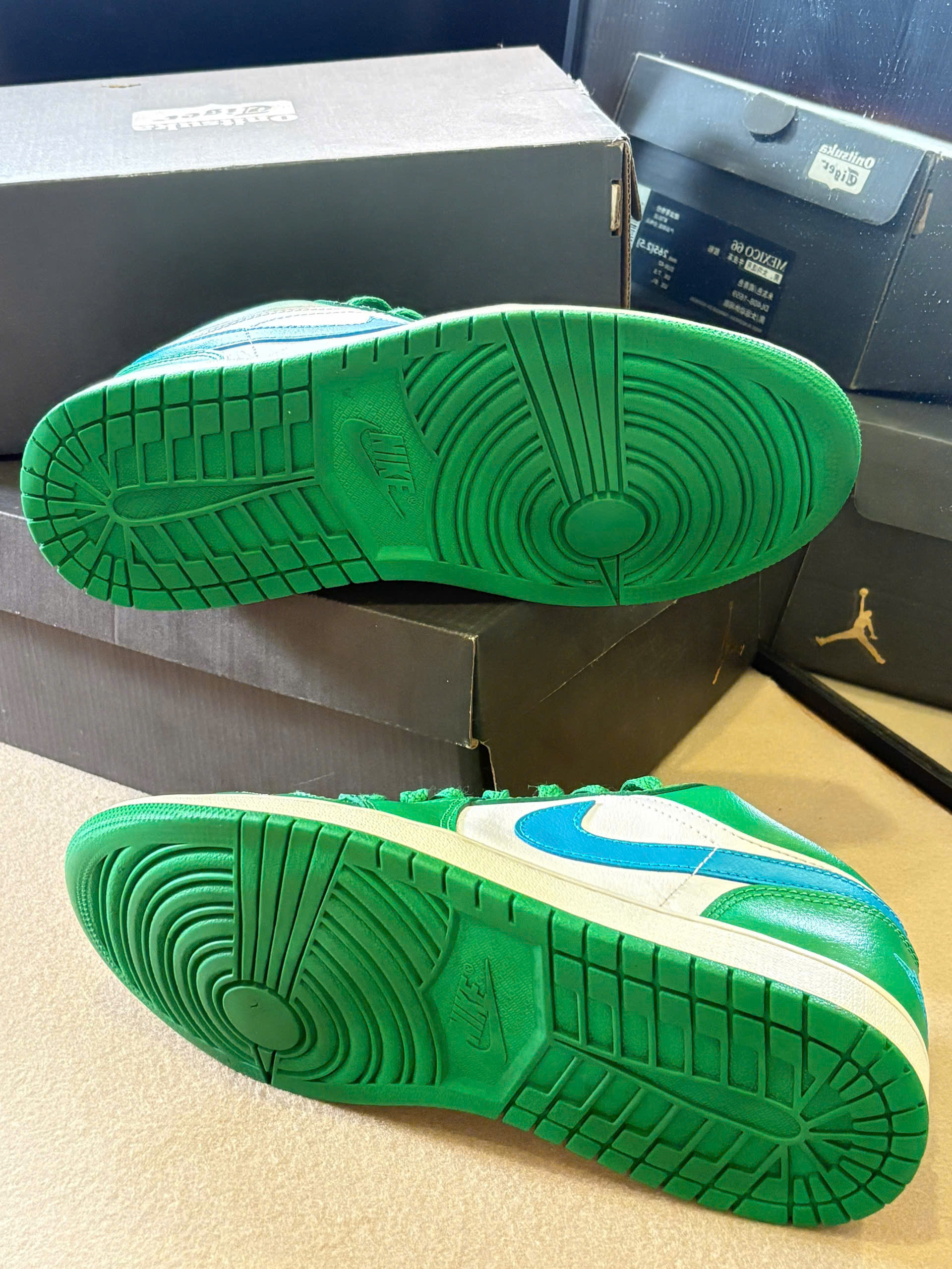 Nike Air Jordan 1 Low ‘Lucky Green’ DC0774-304_thumbnail_6