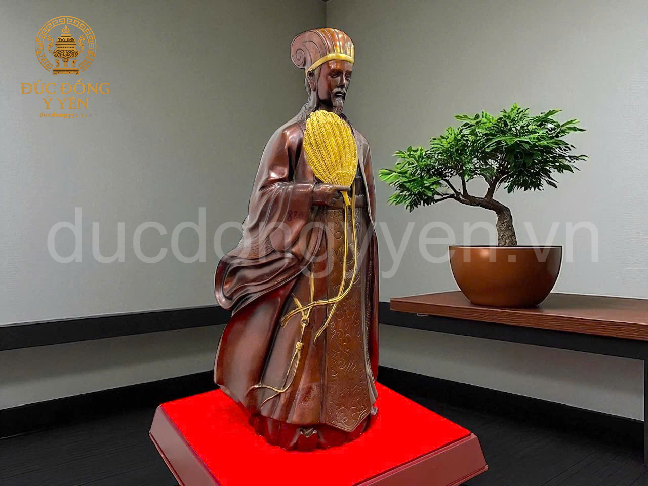 Tượng khổng minh gia cát lượng cầm quạt đúc đồng vàng _thumbnail_2