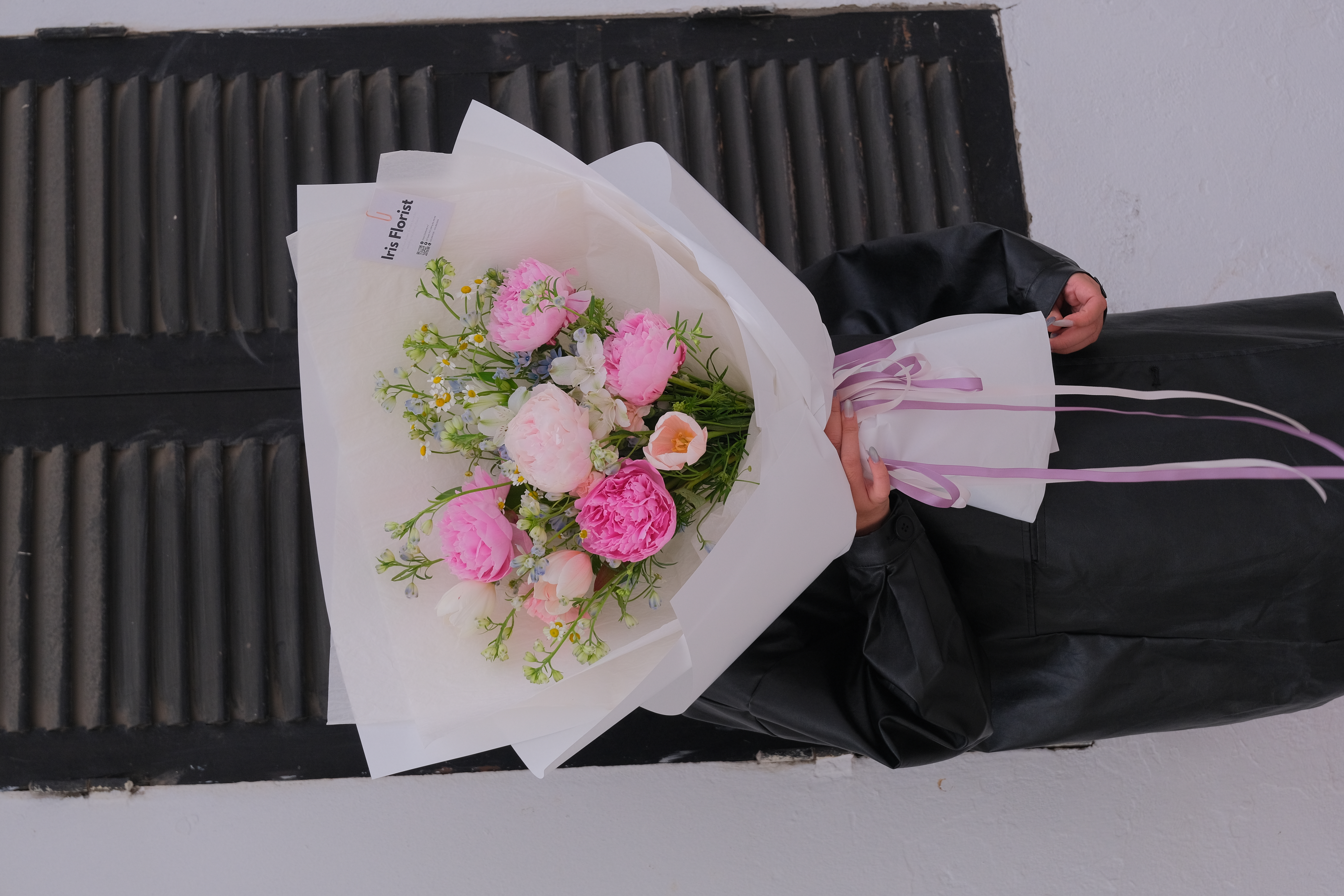 Bó hoa Peony mix tone trắng xanh - 5B Peony