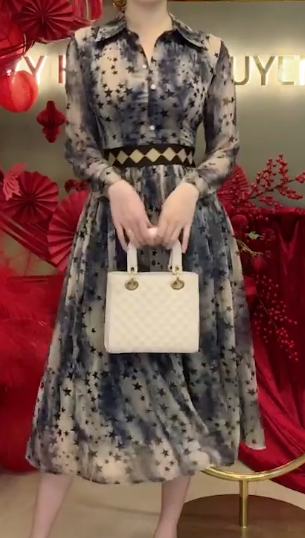 Đầm Dài Họa Tiết Sao Phối Đai