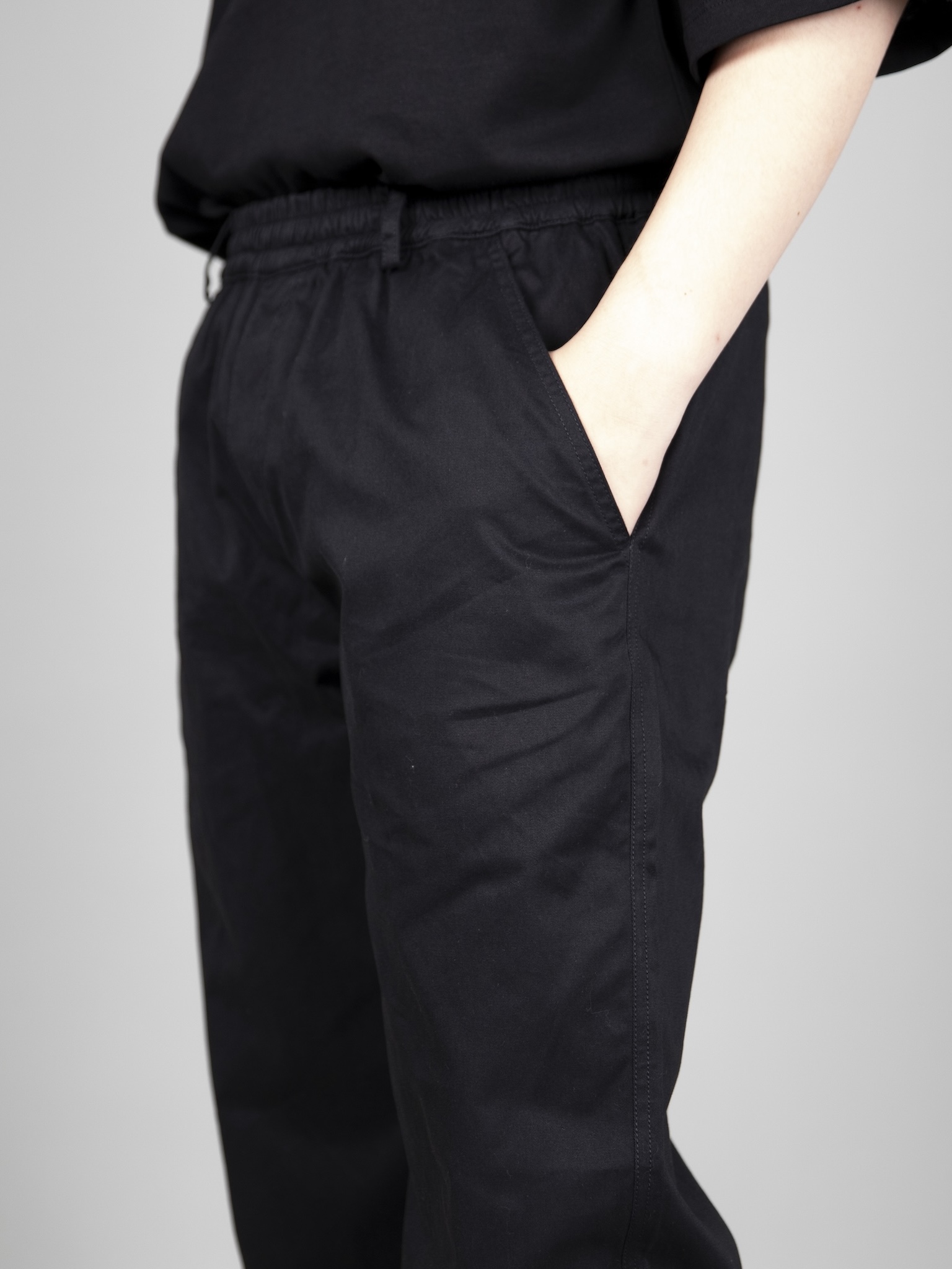 Quần kaki đen túi chéo ống xuông_thumbnail_2