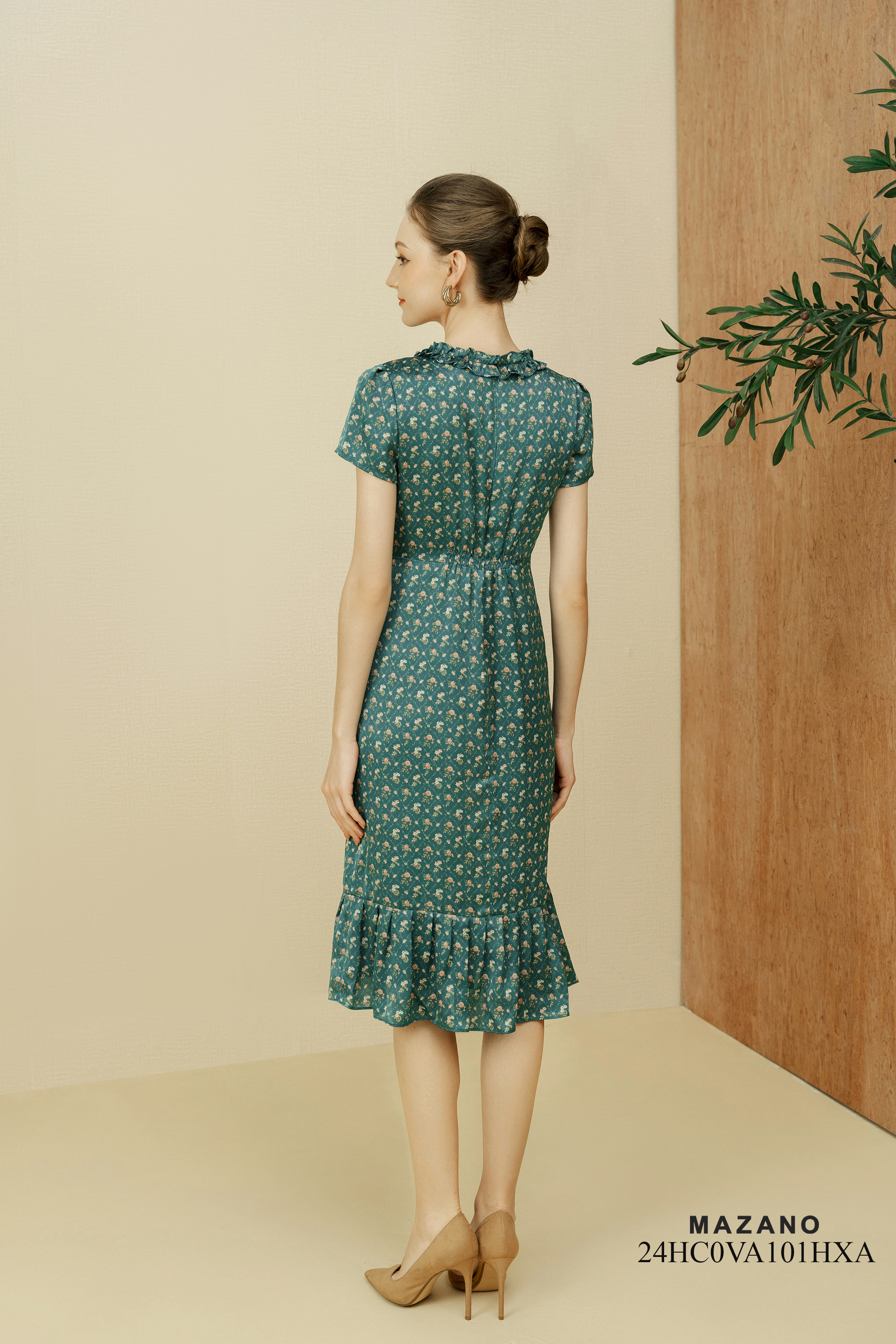 Đầm trang trí bèo cổ và gấu_thumbnail_4