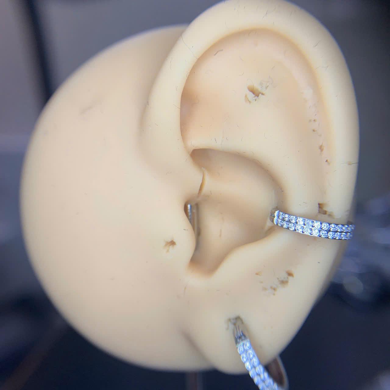 bật khớp hai vòng kim cương size 10 dày 1.2 đẹp như titan._thumbnail_2